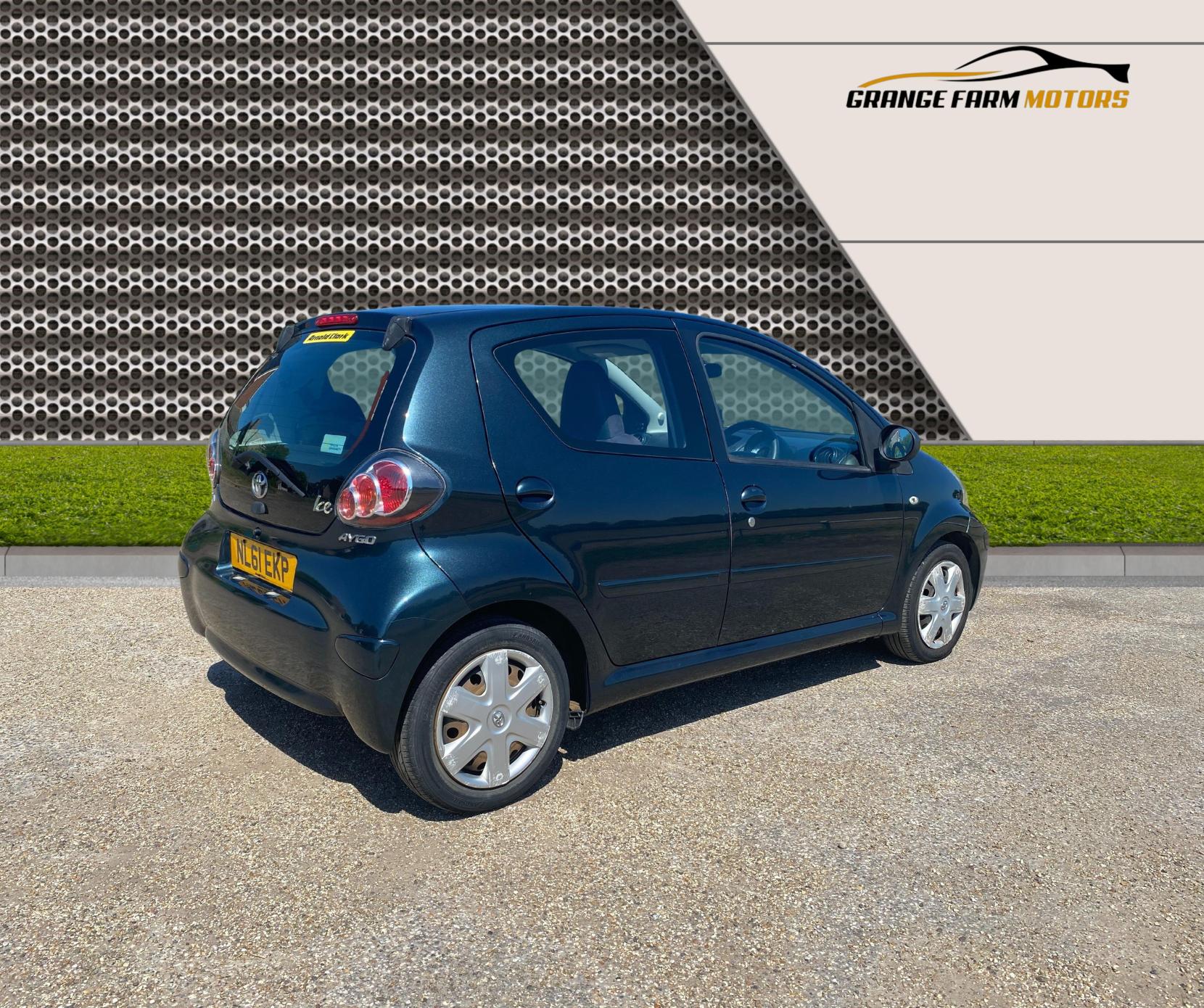 Toyota AYGO 1.0 VVT-i Ice Hatchback 5dr Petrol Manual Euro 5 (67 ps)