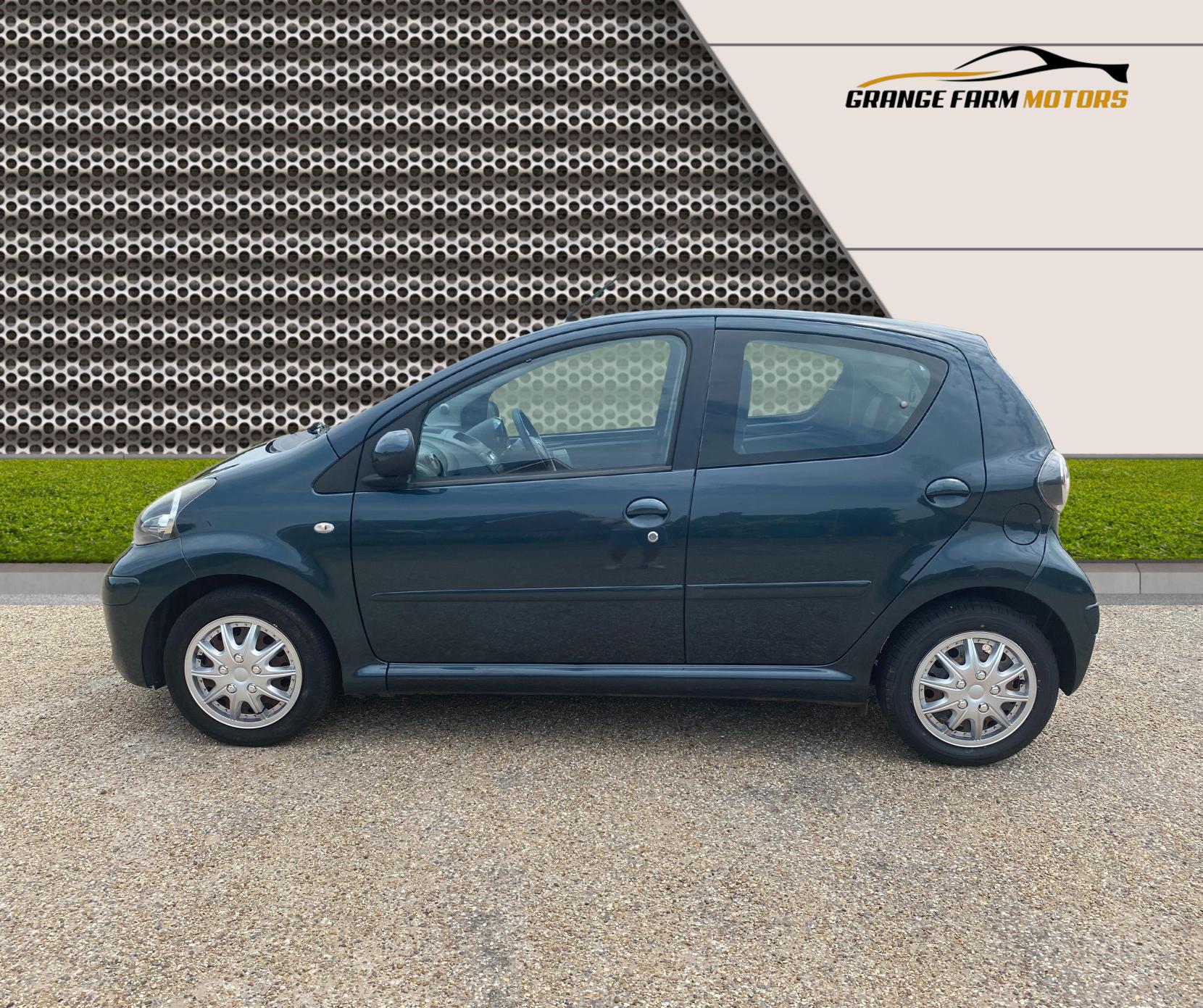 Toyota AYGO 1.0 VVT-i Ice Hatchback 5dr Petrol Manual Euro 5 (67 ps)
