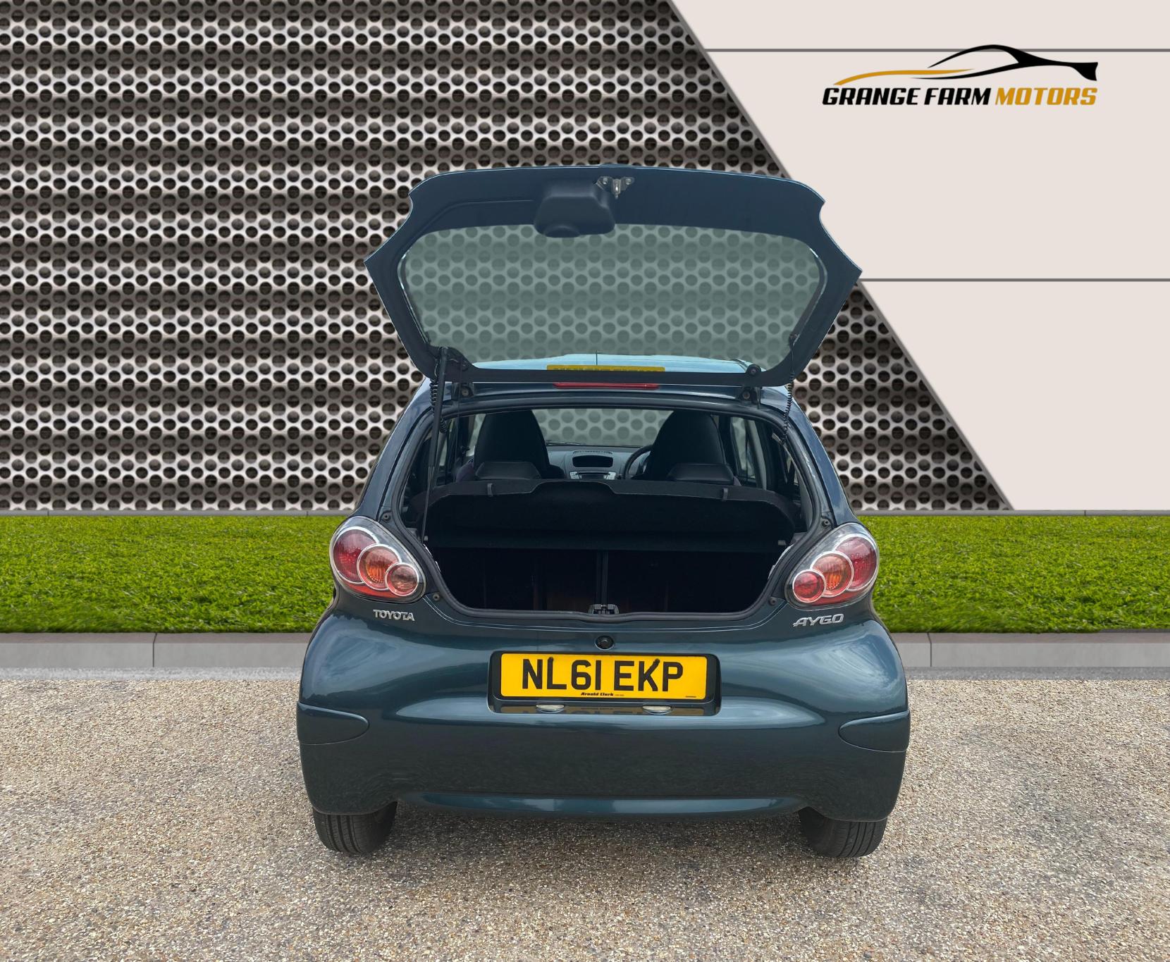 Toyota AYGO 1.0 VVT-i Ice Hatchback 5dr Petrol Manual Euro 5 (67 ps)