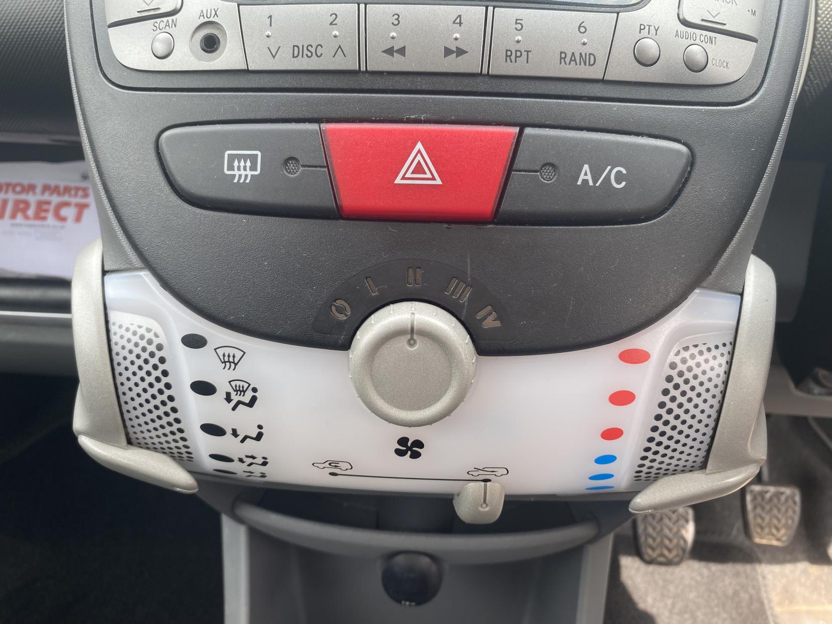 Toyota AYGO 1.0 VVT-i Ice Hatchback 5dr Petrol Manual Euro 5 (67 ps)