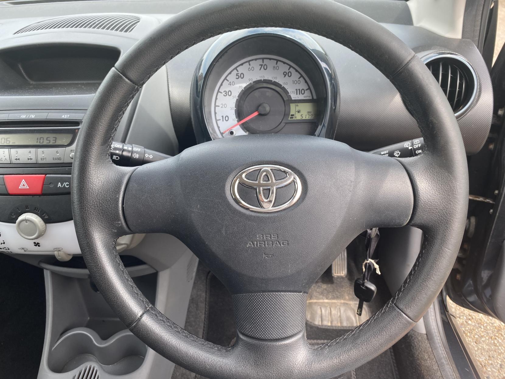 Toyota AYGO 1.0 VVT-i Ice Hatchback 5dr Petrol Manual Euro 5 (67 ps)