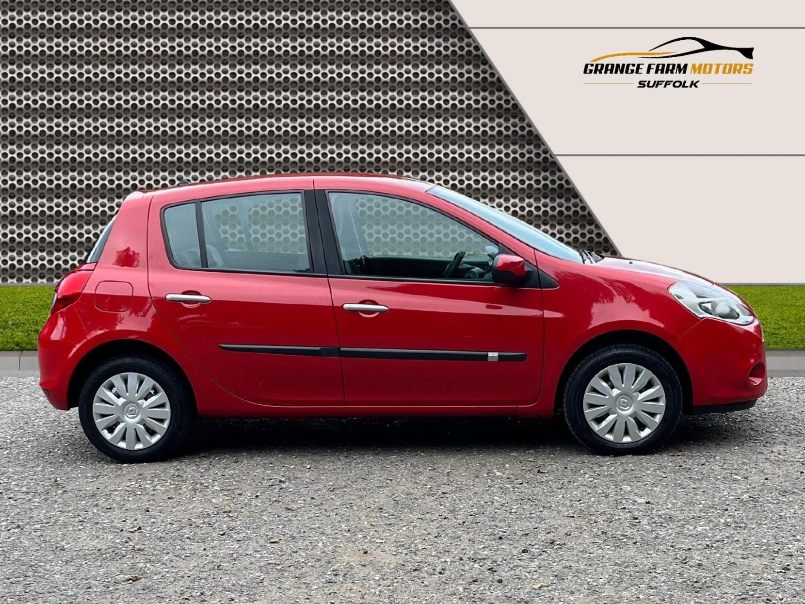 Renault Clio 1.2 TCe 16v Expression Hatchback 5dr Petrol Manual (139 g/km, 100 bhp)