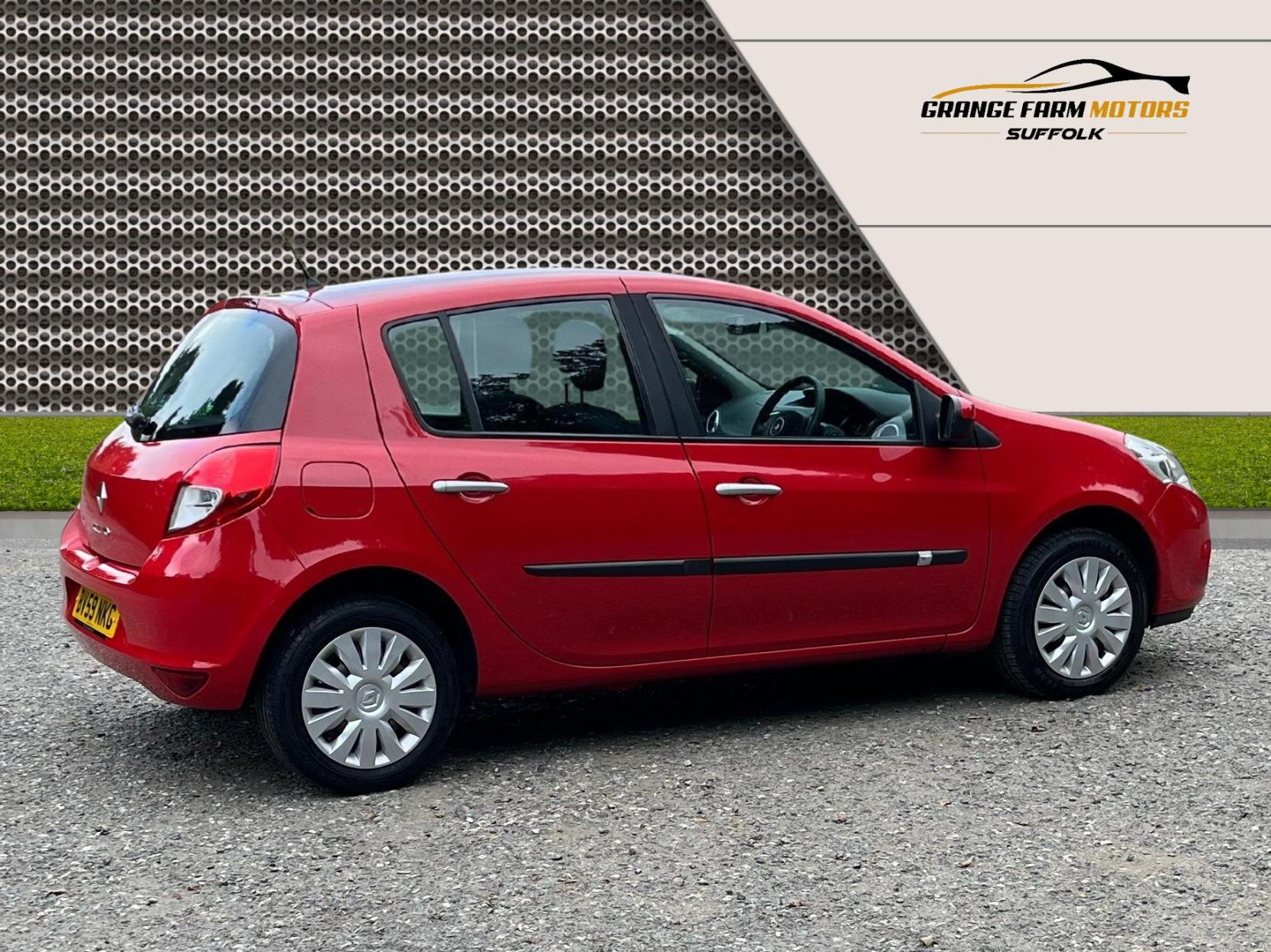 Renault Clio 1.2 TCe 16v Expression Hatchback 5dr Petrol Manual (139 g/km, 100 bhp)