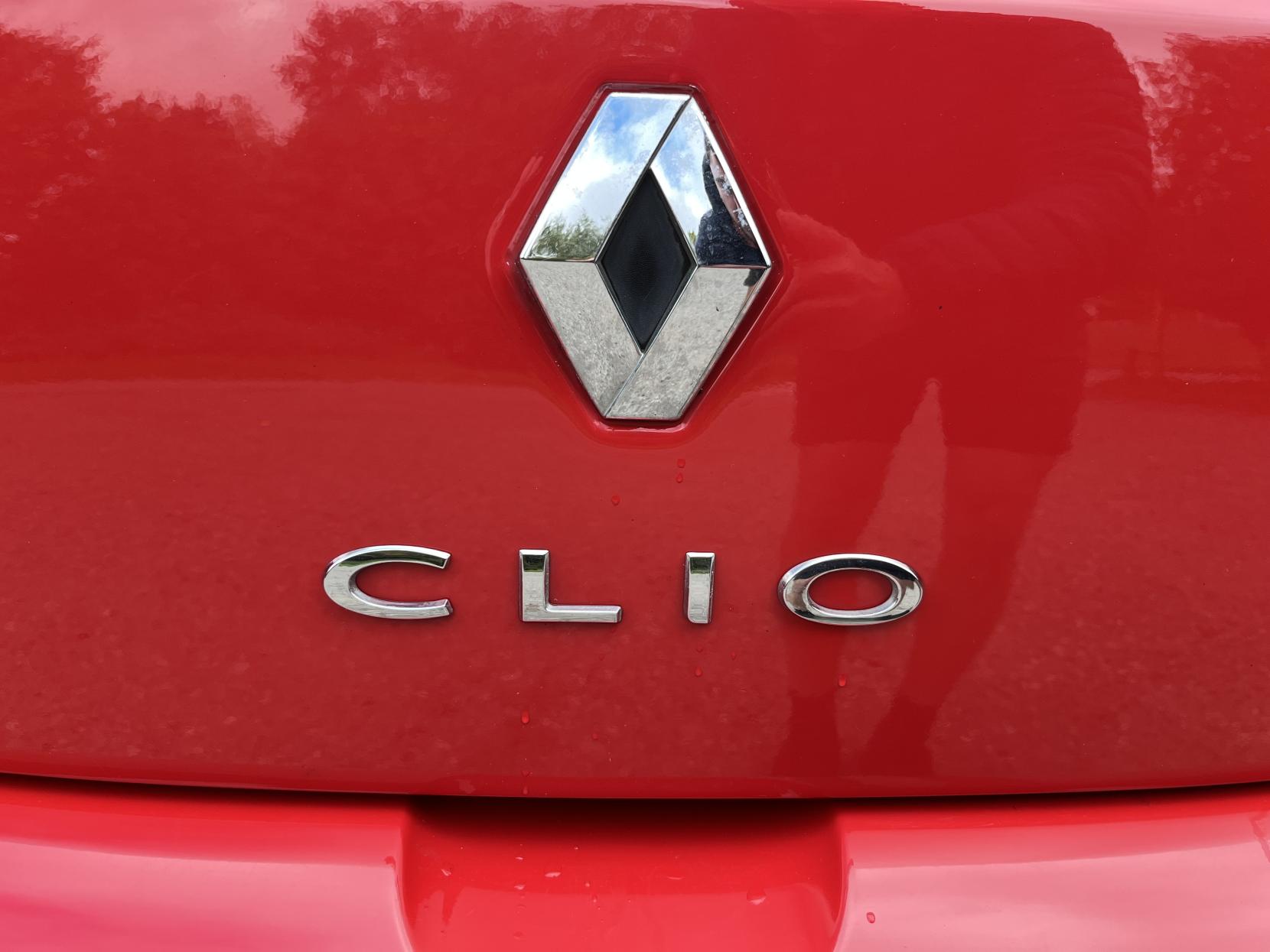 Renault Clio 1.2 TCe 16v Expression Hatchback 5dr Petrol Manual (139 g/km, 100 bhp)