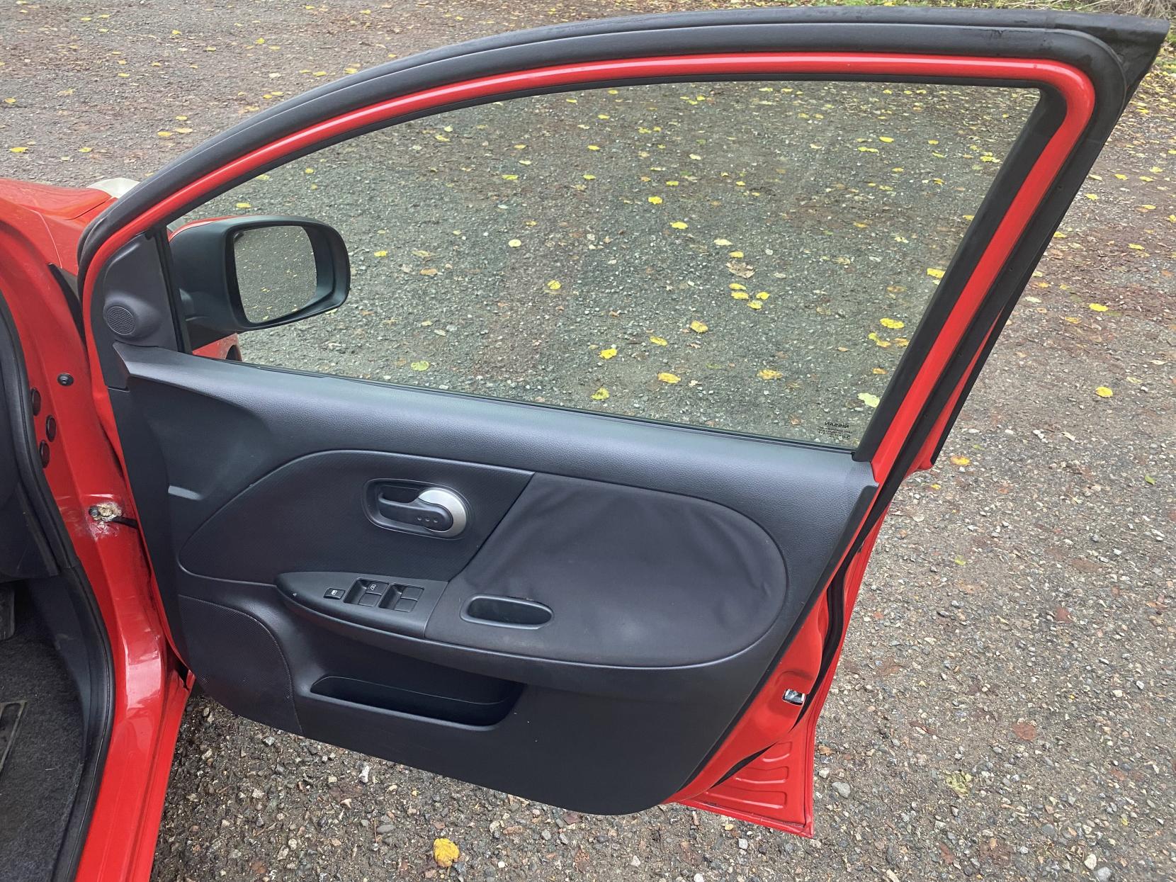 Nissan Note 1.4 16V Acenta Hatchback 5dr Petrol Manual Euro 4 (88 ps)