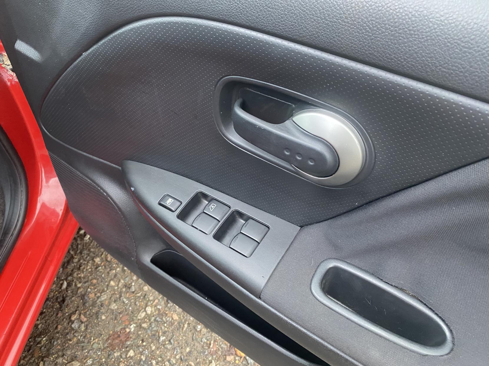 Nissan Note 1.4 16V Acenta Hatchback 5dr Petrol Manual Euro 4 (88 ps)