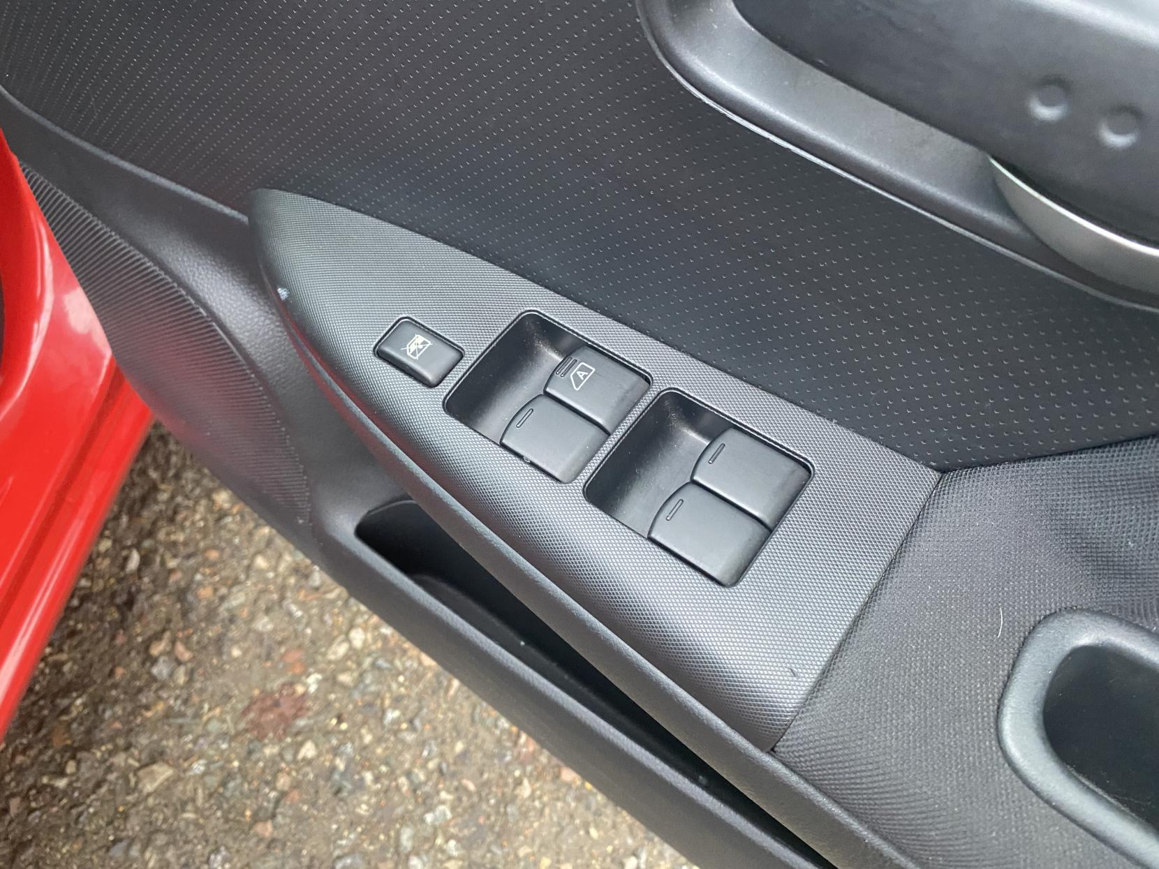 Nissan Note 1.4 16V Acenta Hatchback 5dr Petrol Manual Euro 4 (88 ps)