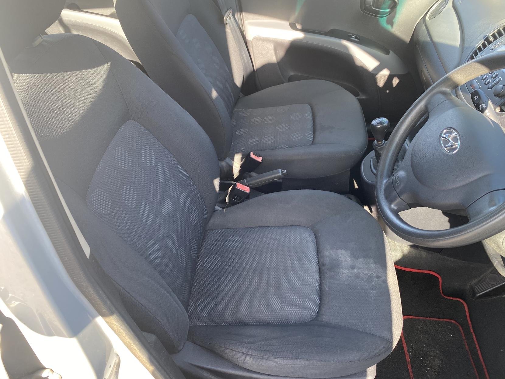 Hyundai i10 1.2 Comfort Hatchback 5dr Petrol Manual Euro 4 (77 bhp)