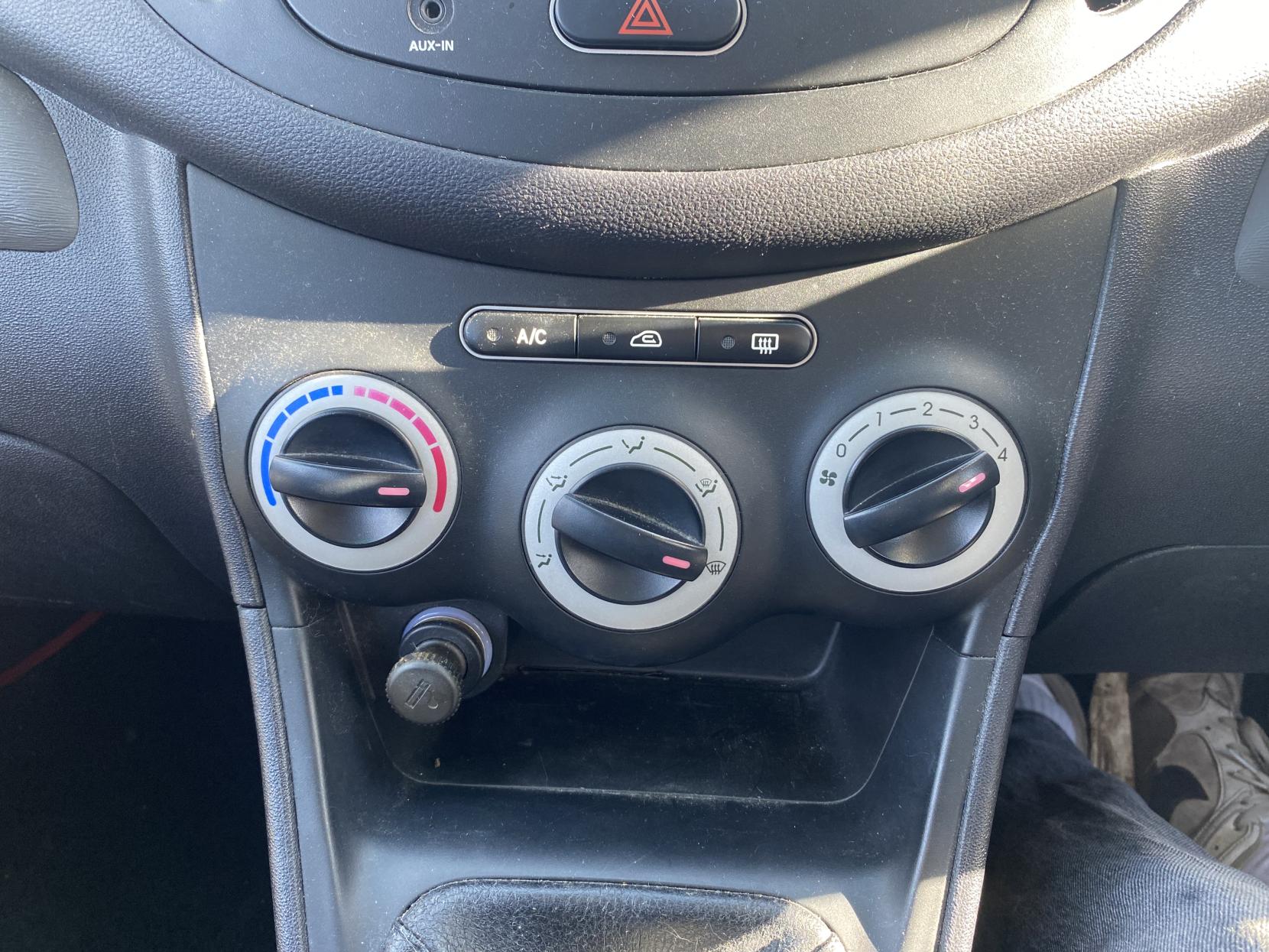 Hyundai i10 1.2 Comfort Hatchback 5dr Petrol Manual Euro 4 (77 bhp)