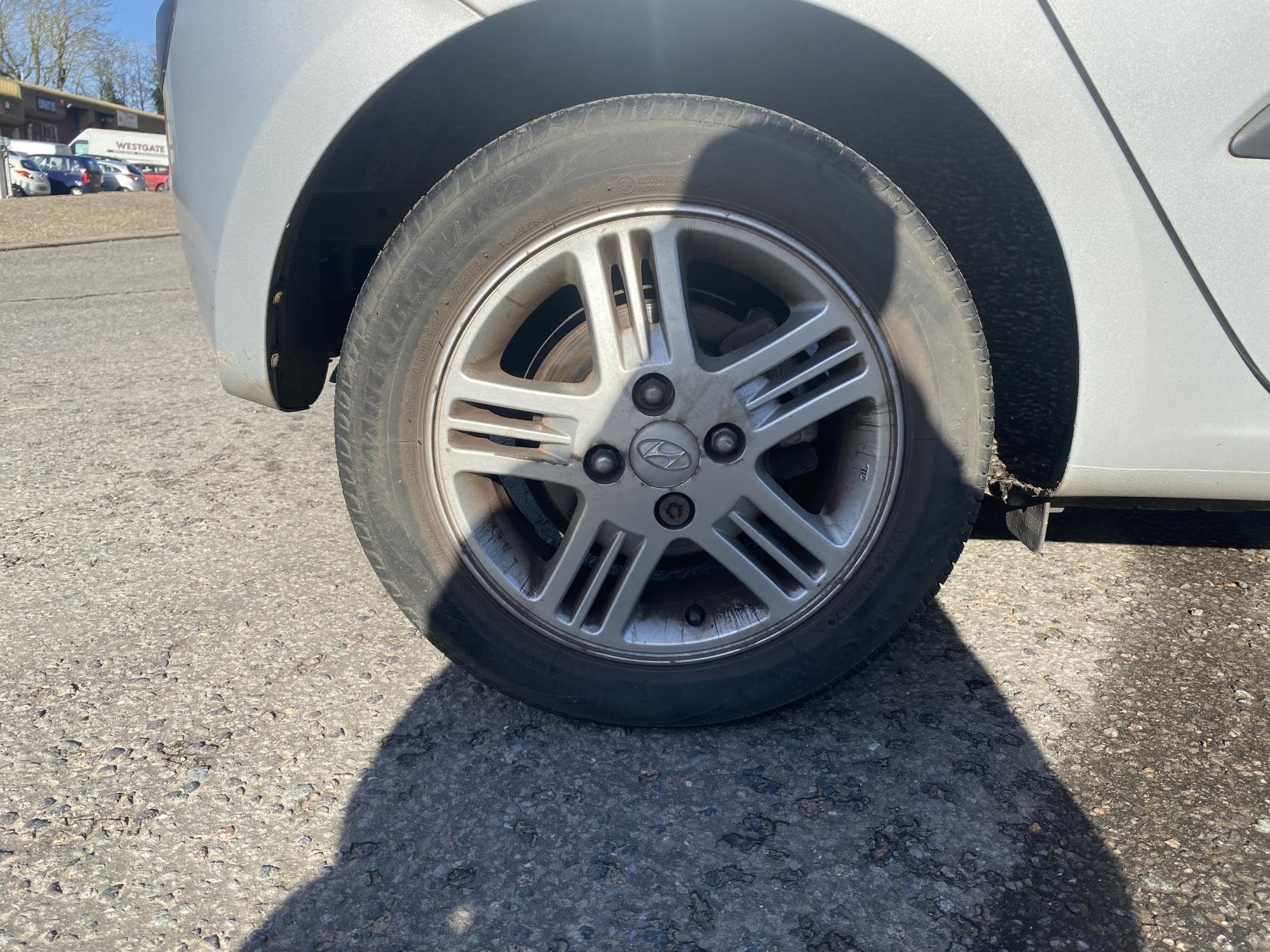 Hyundai i10 1.2 Comfort Hatchback 5dr Petrol Manual Euro 4 (77 bhp)