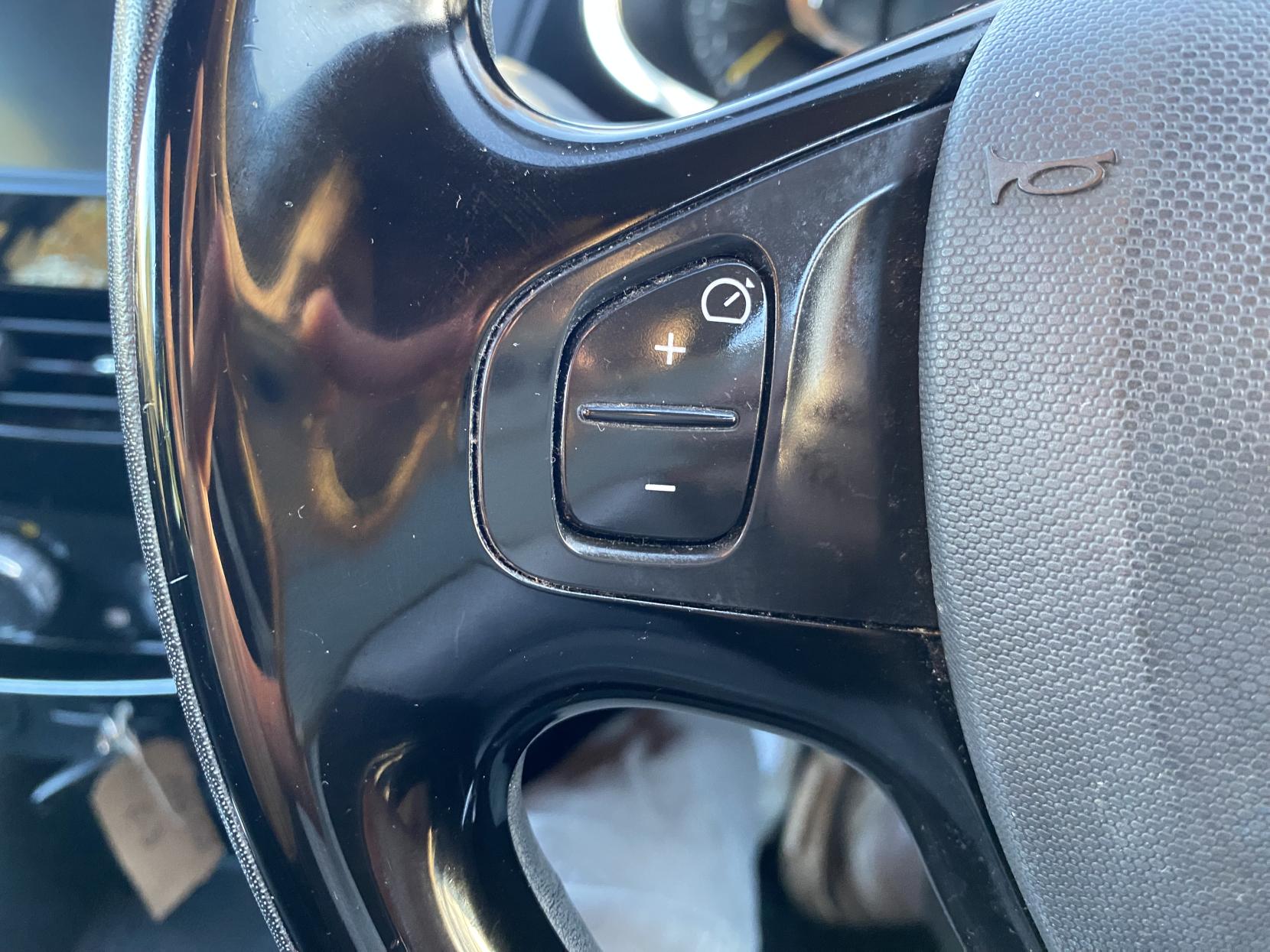 Renault Clio 1.2 16V Dynamique MediaNav Hatchback 5dr Petrol Manual Euro 5 (75 ps)