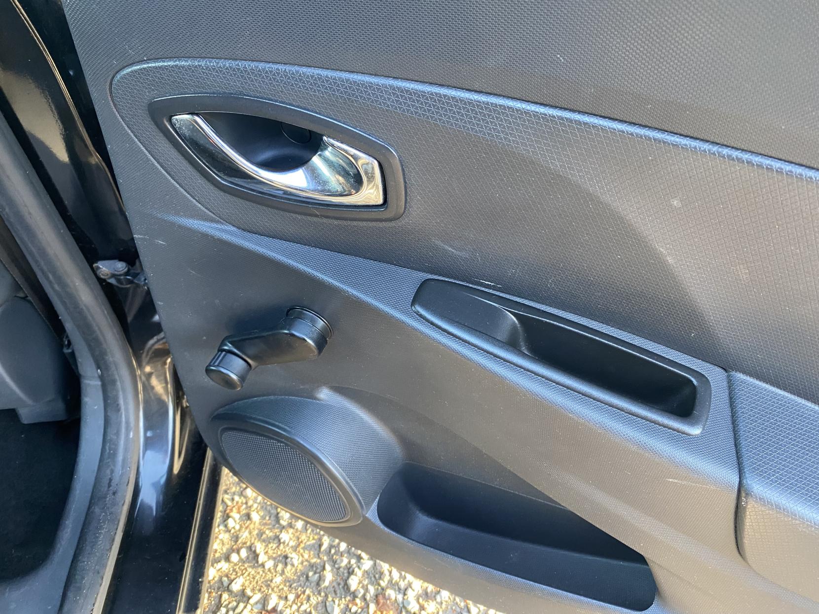 Renault Clio 1.2 16V Dynamique MediaNav Hatchback 5dr Petrol Manual Euro 5 (75 ps)