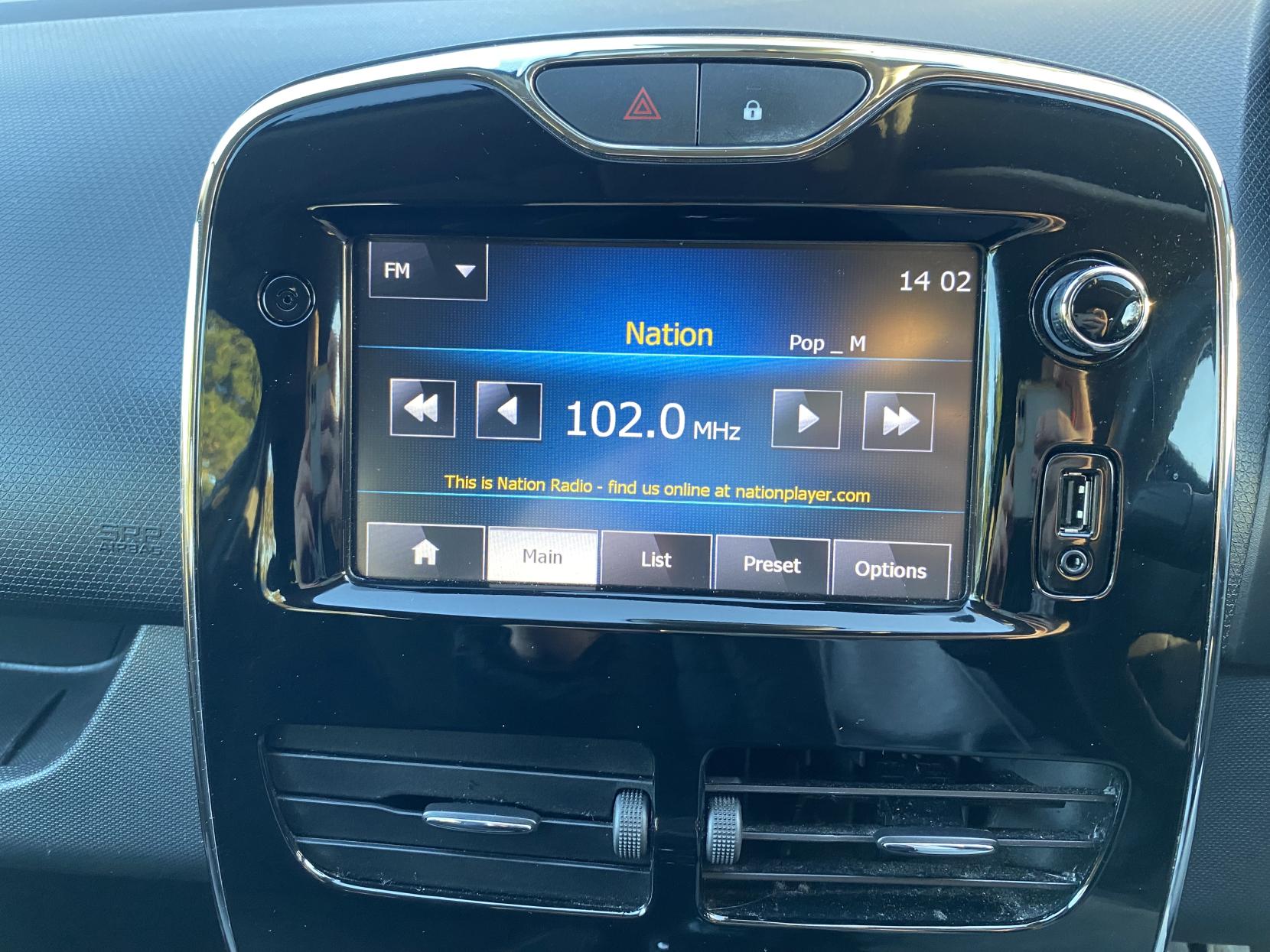 Renault Clio 1.2 16V Dynamique MediaNav Hatchback 5dr Petrol Manual Euro 5 (75 ps)