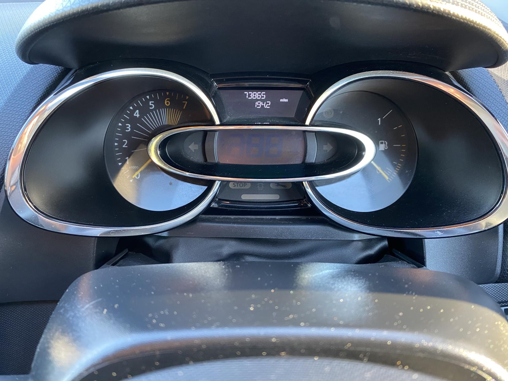 Renault Clio 1.2 16V Dynamique MediaNav Hatchback 5dr Petrol Manual Euro 5 (75 ps)