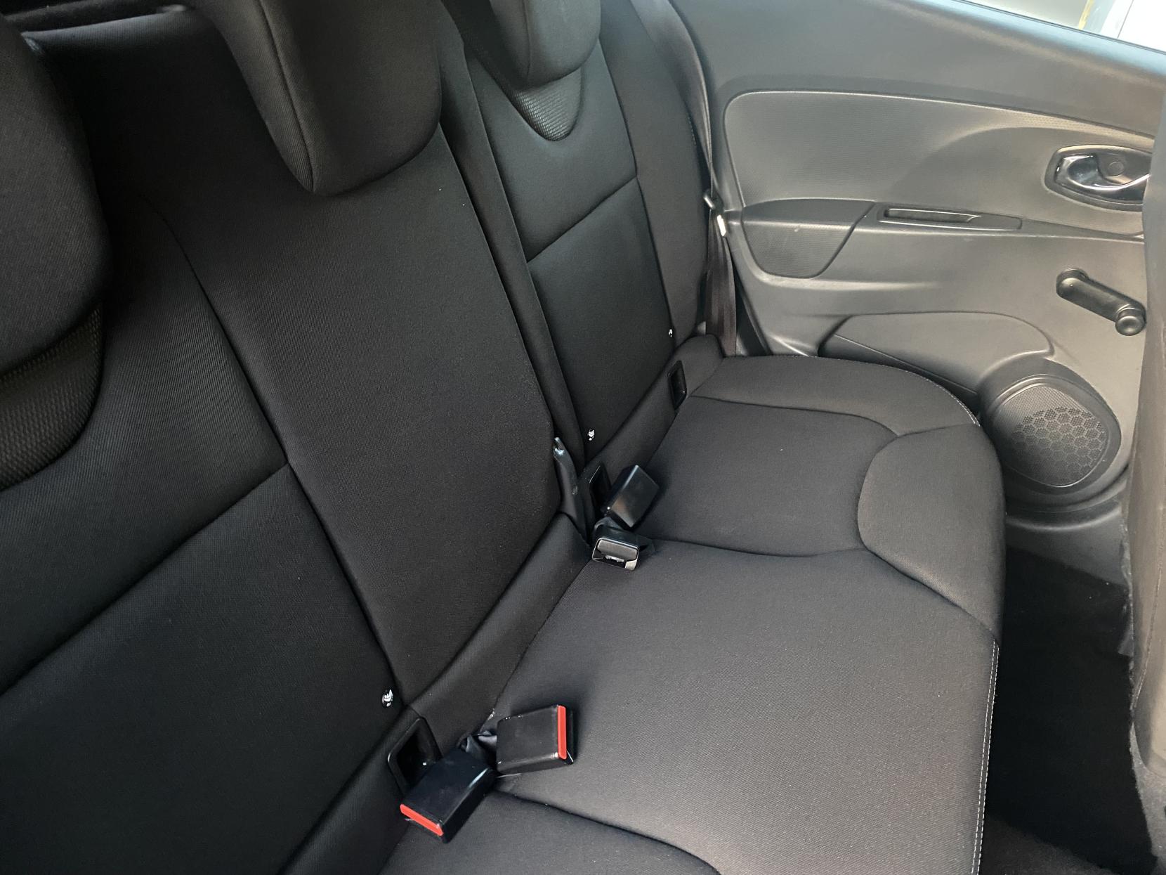 Renault Clio 1.2 16V Dynamique MediaNav Hatchback 5dr Petrol Manual Euro 5 (75 ps)