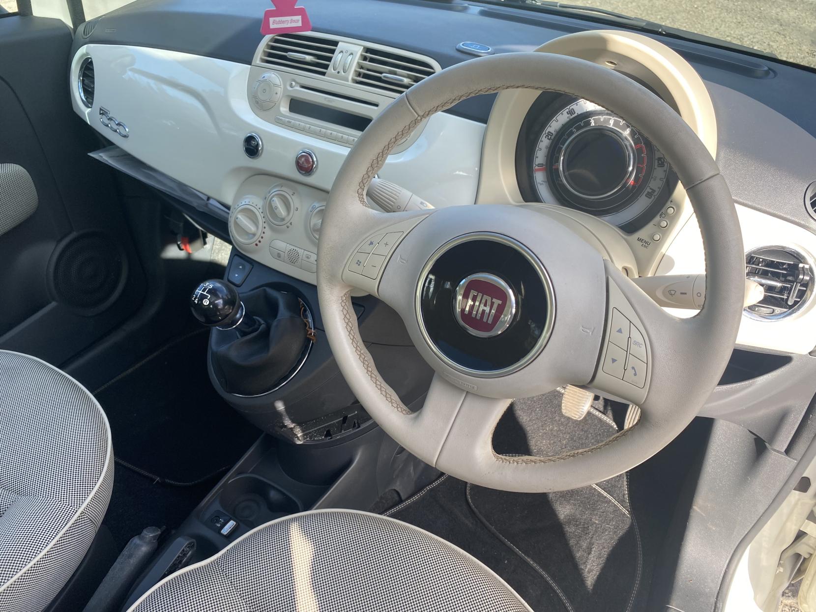 Fiat 500 1.2 Lounge Hatchback 3dr Petrol Manual Euro 5 (s/s) (69 bhp)