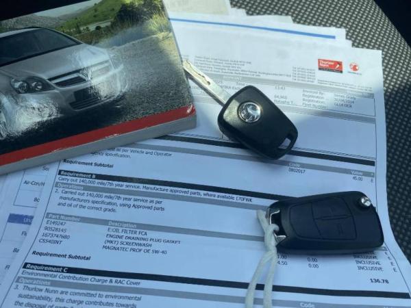 Vauxhall Zafira 1.8 16V Exclusiv MPV 5dr Petrol Manual Euro 5 (120 ps)