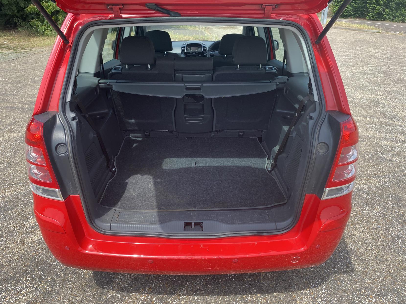 Vauxhall Zafira 1.8 16V Exclusiv MPV 5dr Petrol Manual Euro 5 (120 ps)