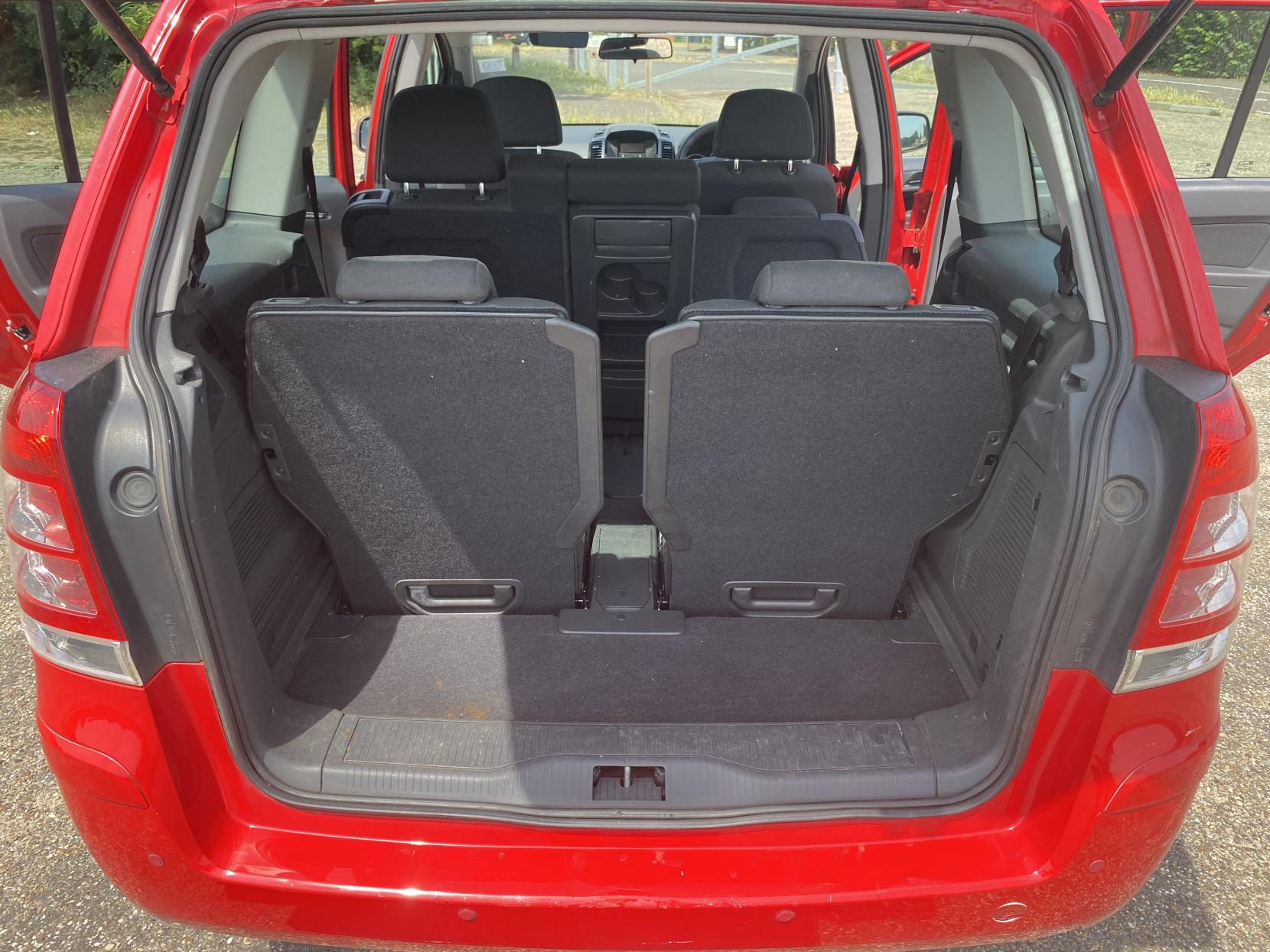 Vauxhall Zafira 1.8 16V Exclusiv MPV 5dr Petrol Manual Euro 5 (120 ps)