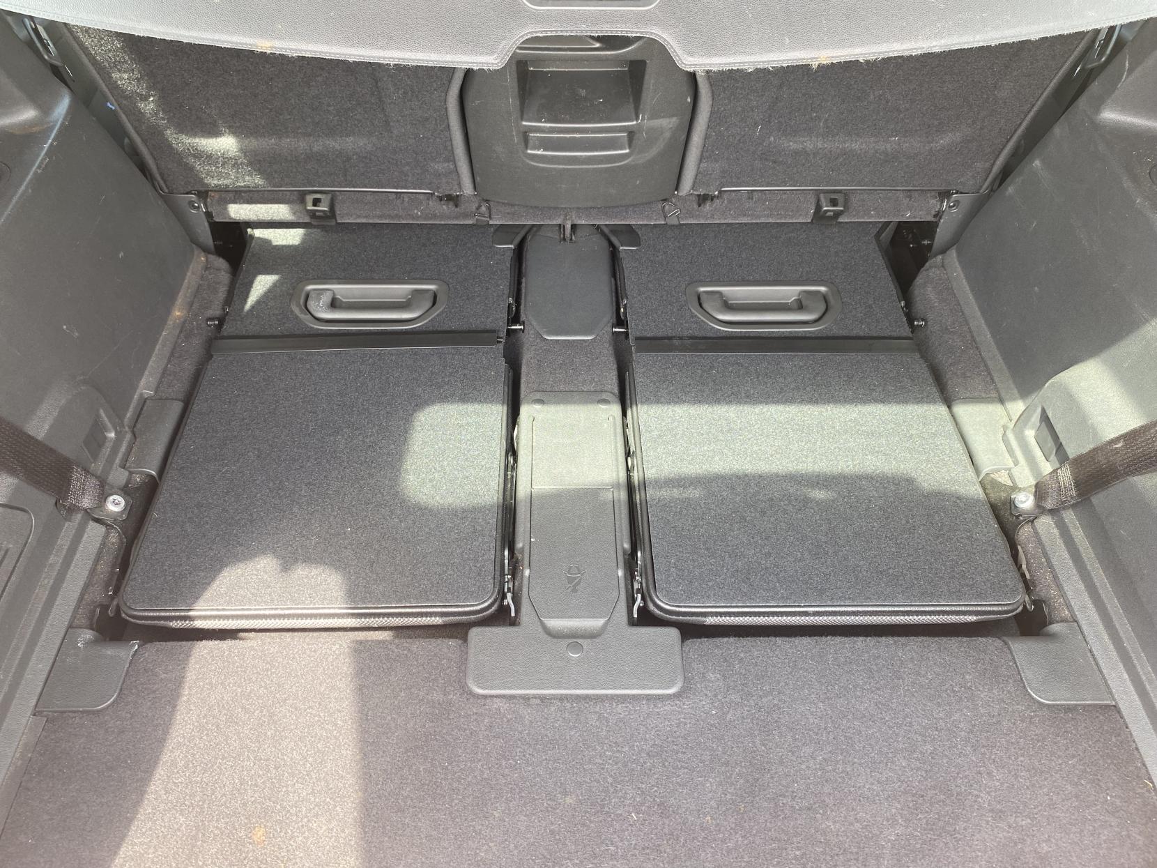 Vauxhall Zafira 1.8 16V Exclusiv MPV 5dr Petrol Manual Euro 5 (120 ps)