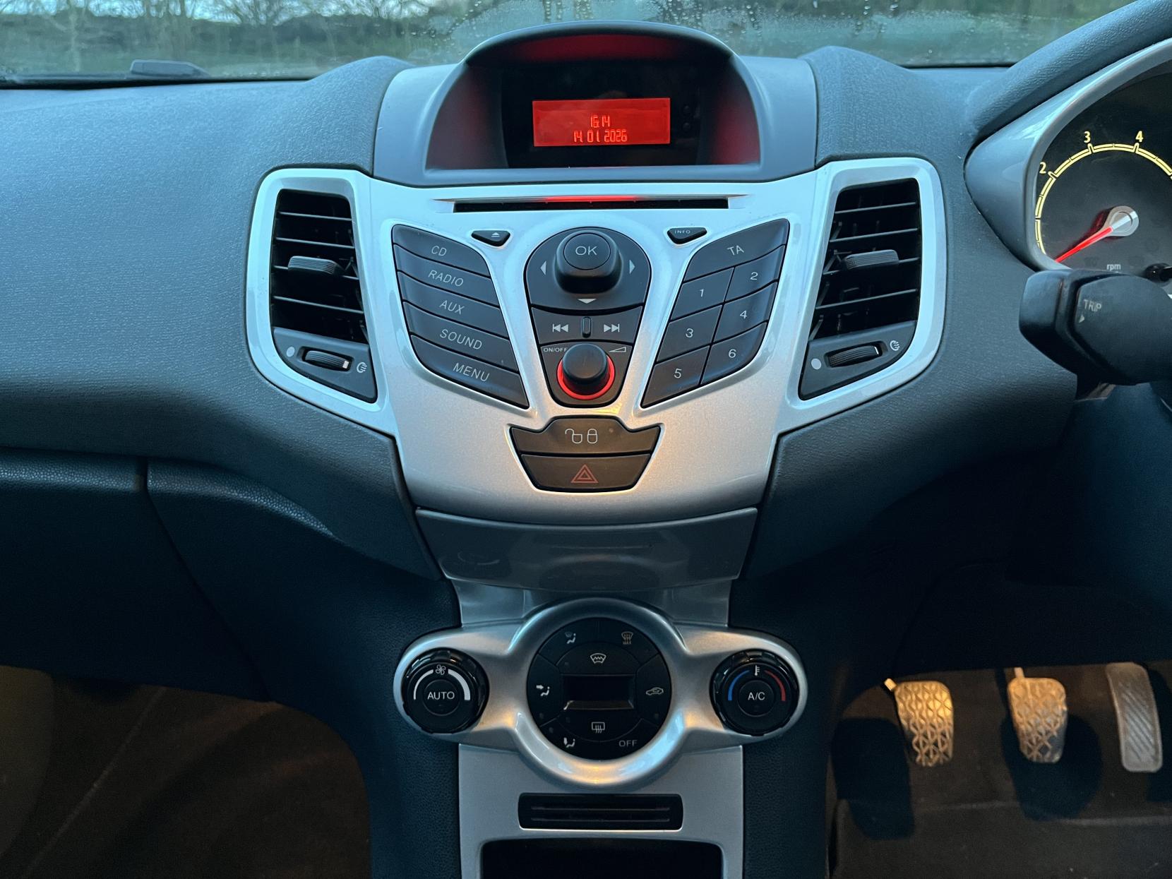 Ford Fiesta 1.4 Titanium Hatchback 5dr Petrol Manual (133 g/km, 94 bhp)