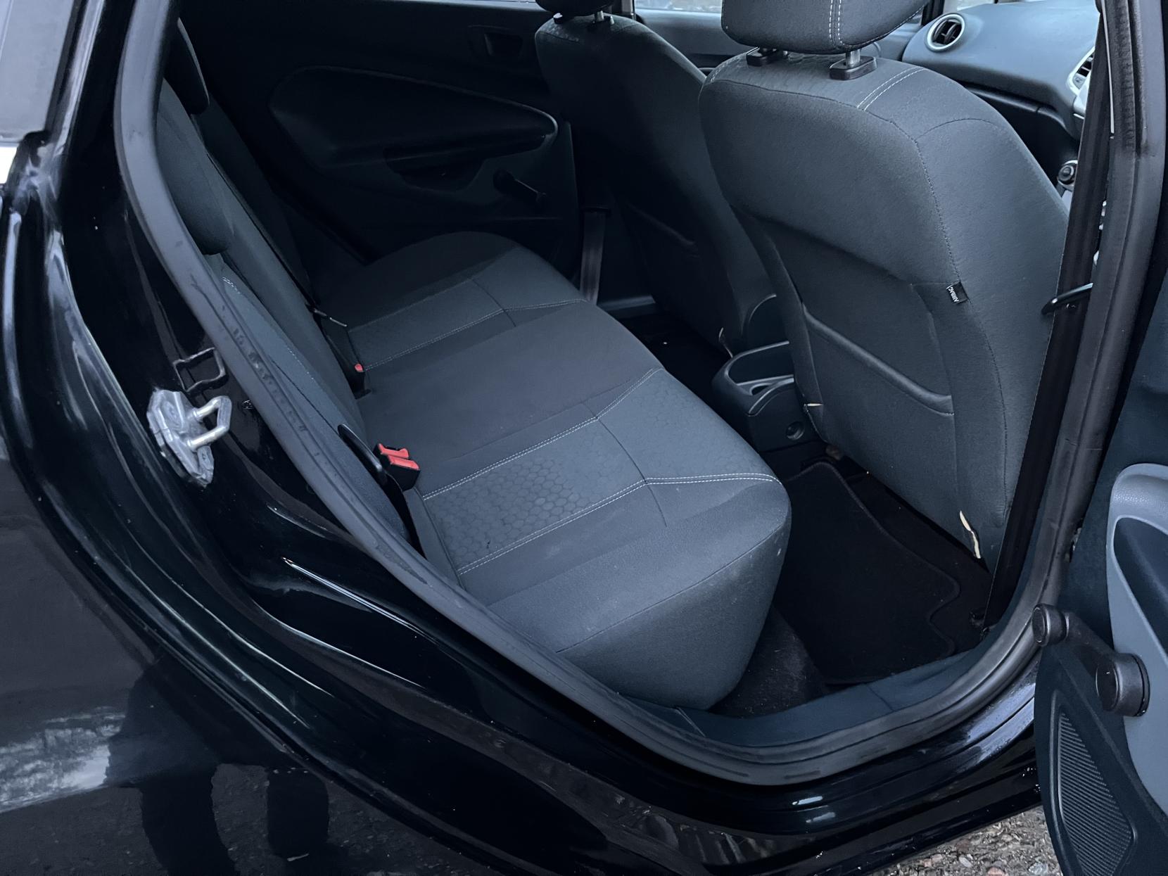 Ford Fiesta 1.4 Titanium Hatchback 5dr Petrol Manual (133 g/km, 94 bhp)