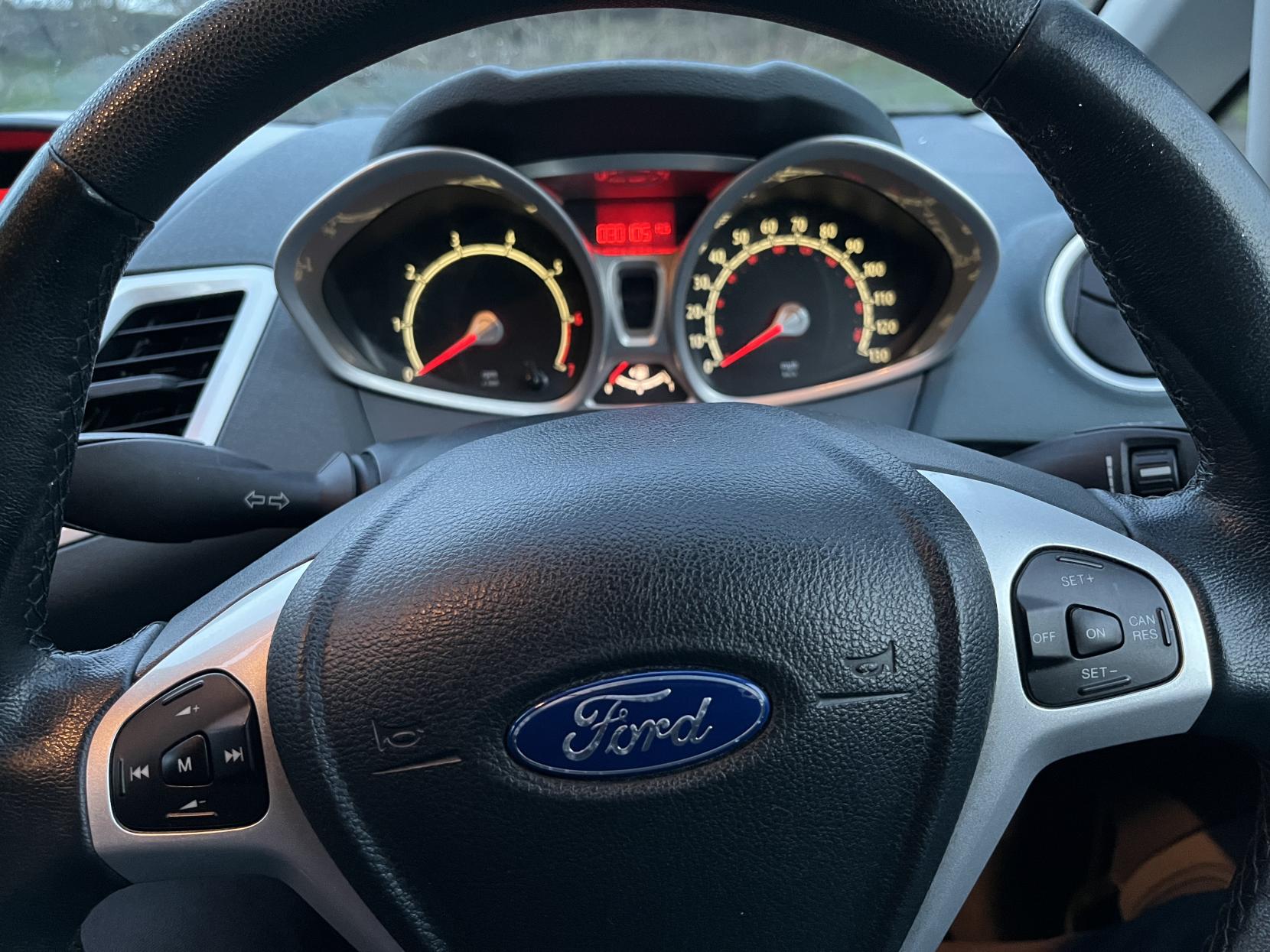 Ford Fiesta 1.4 Titanium Hatchback 5dr Petrol Manual (133 g/km, 94 bhp)