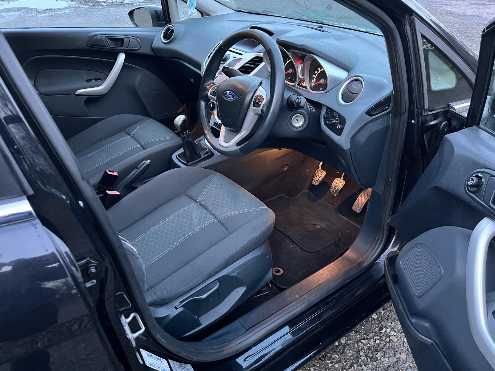 Ford Fiesta 1.4 Titanium Hatchback 5dr Petrol Manual (133 g/km, 94 bhp)