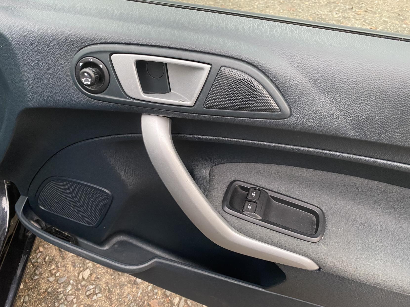 Ford Fiesta 1.25 Edge Hatchback 5dr Petrol Manual (129 g/km, 81 bhp)