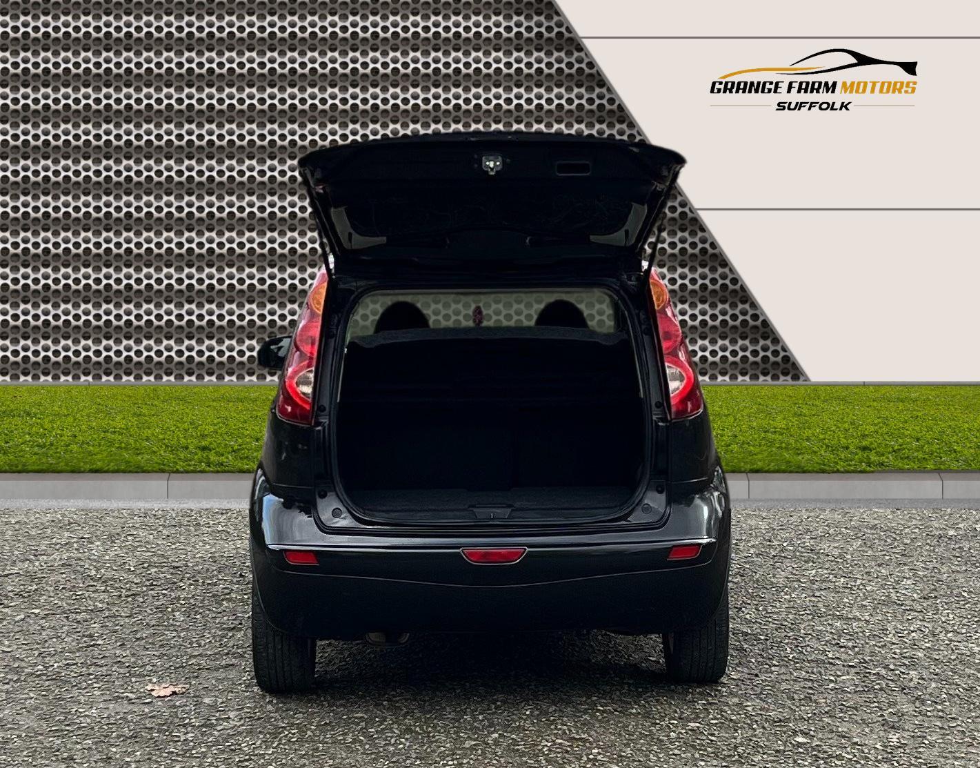 Nissan Note 1.4 16V n-tec Hatchback 5dr Petrol Manual Euro 4 (88 ps)