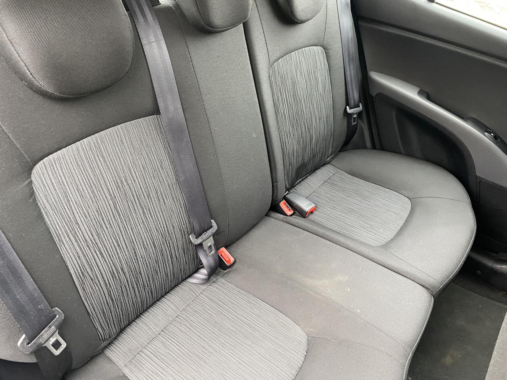 Hyundai i10 1.2 Active Hatchback 5dr Petrol Manual Euro 5 (85 bhp)