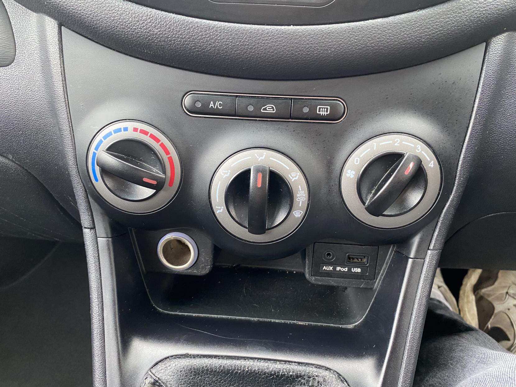 Hyundai i10 1.2 Active Hatchback 5dr Petrol Manual Euro 5 (85 bhp)