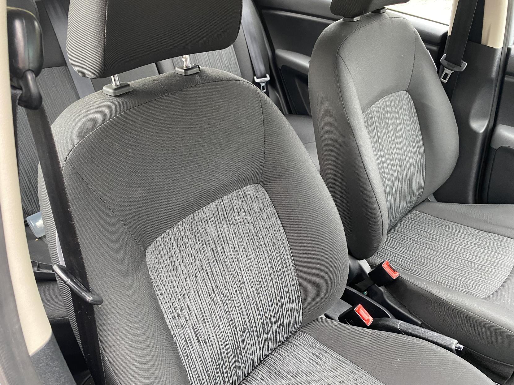 Hyundai i10 1.2 Active Hatchback 5dr Petrol Manual Euro 5 (85 bhp)