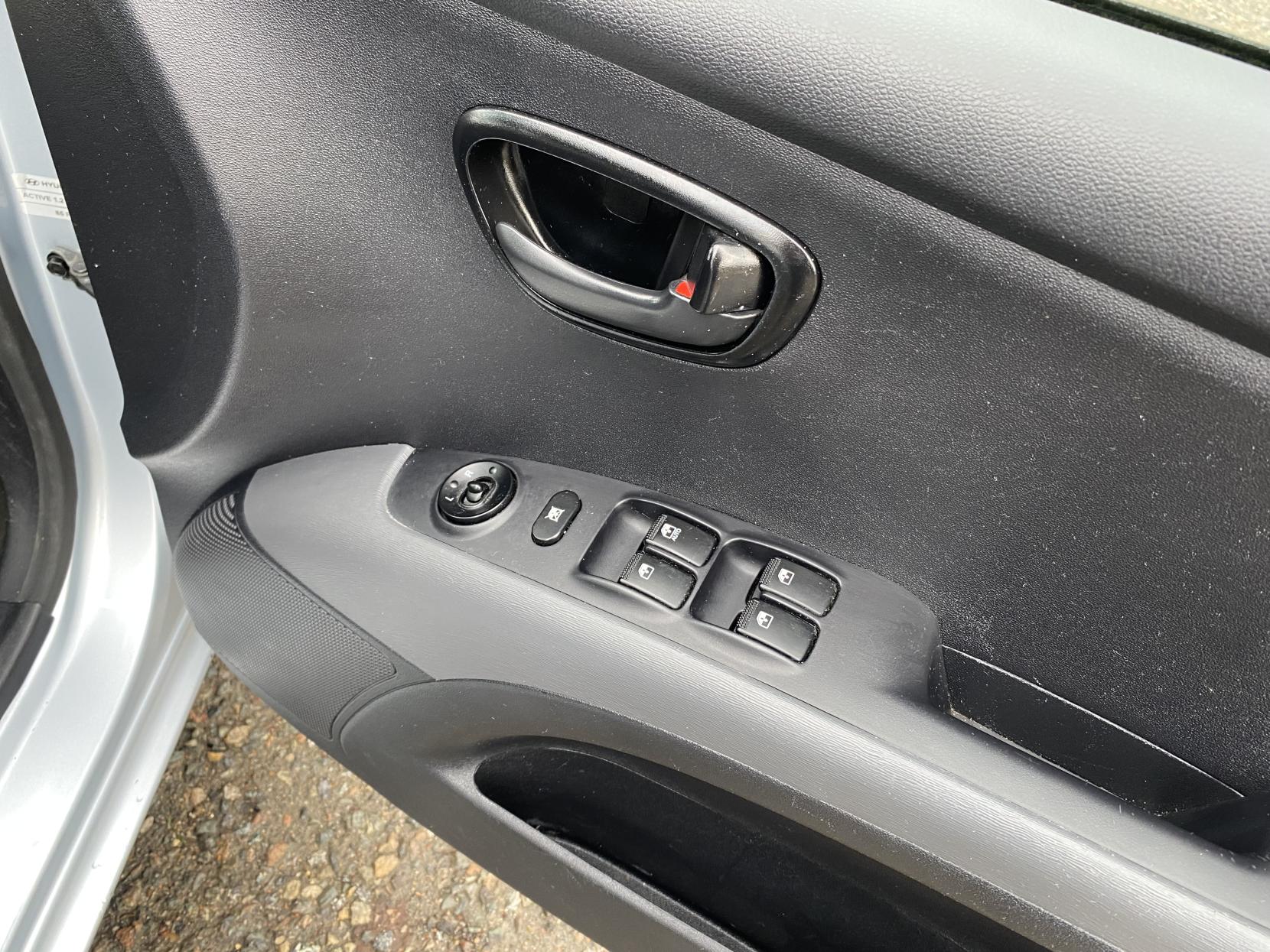 Hyundai i10 1.2 Active Hatchback 5dr Petrol Manual Euro 5 (85 bhp)