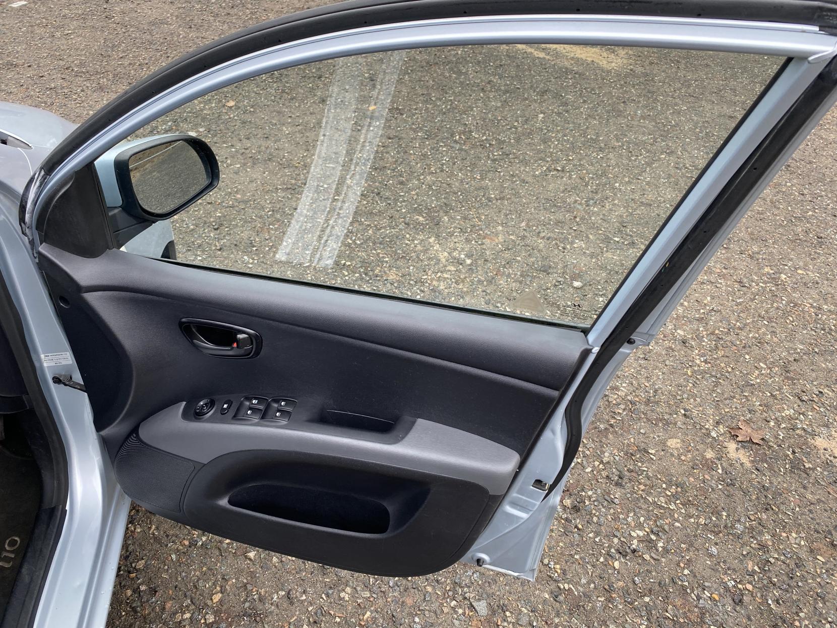 Hyundai i10 1.2 Active Hatchback 5dr Petrol Manual Euro 5 (85 bhp)