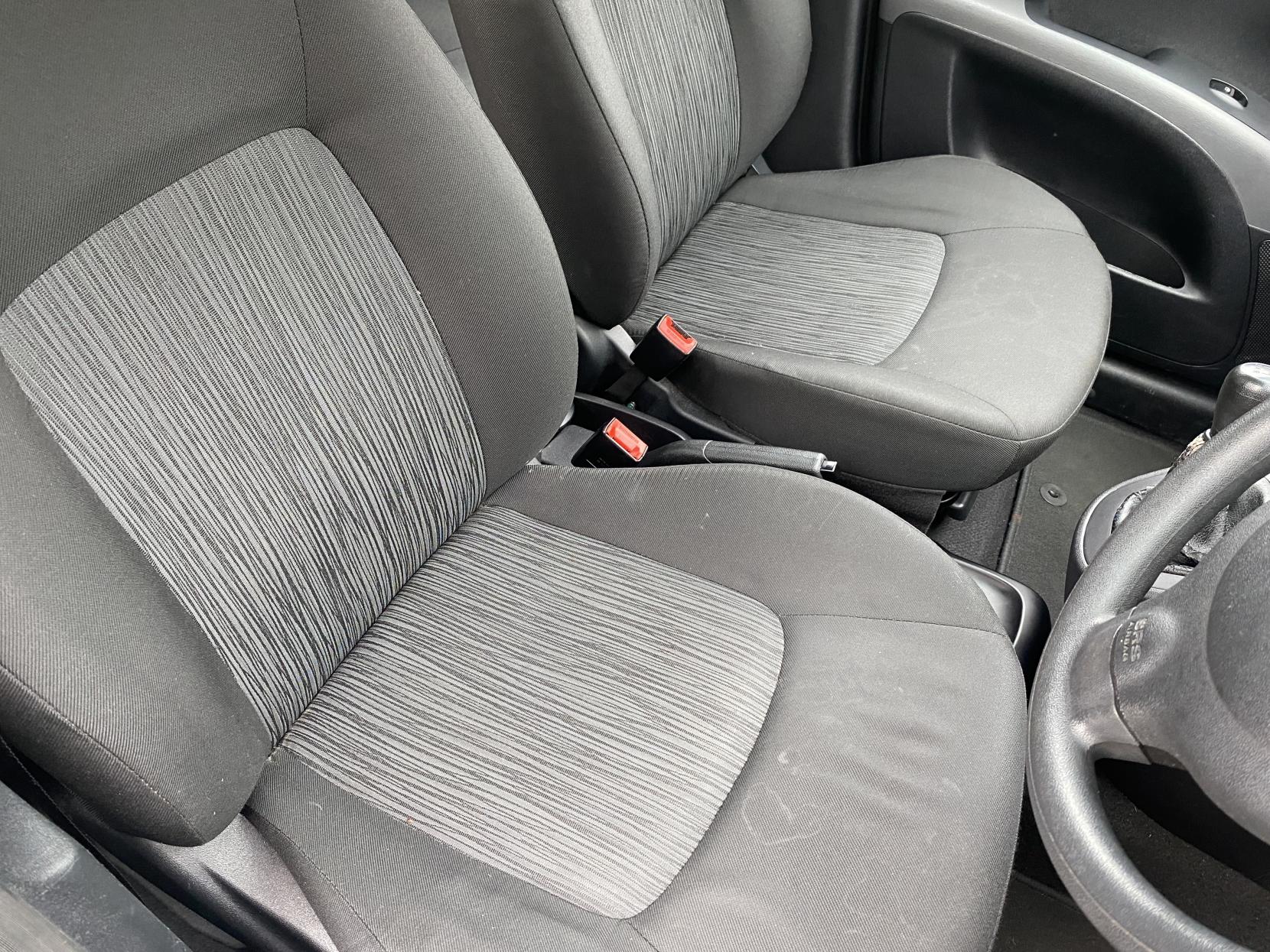 Hyundai i10 1.2 Active Hatchback 5dr Petrol Manual Euro 5 (85 bhp)