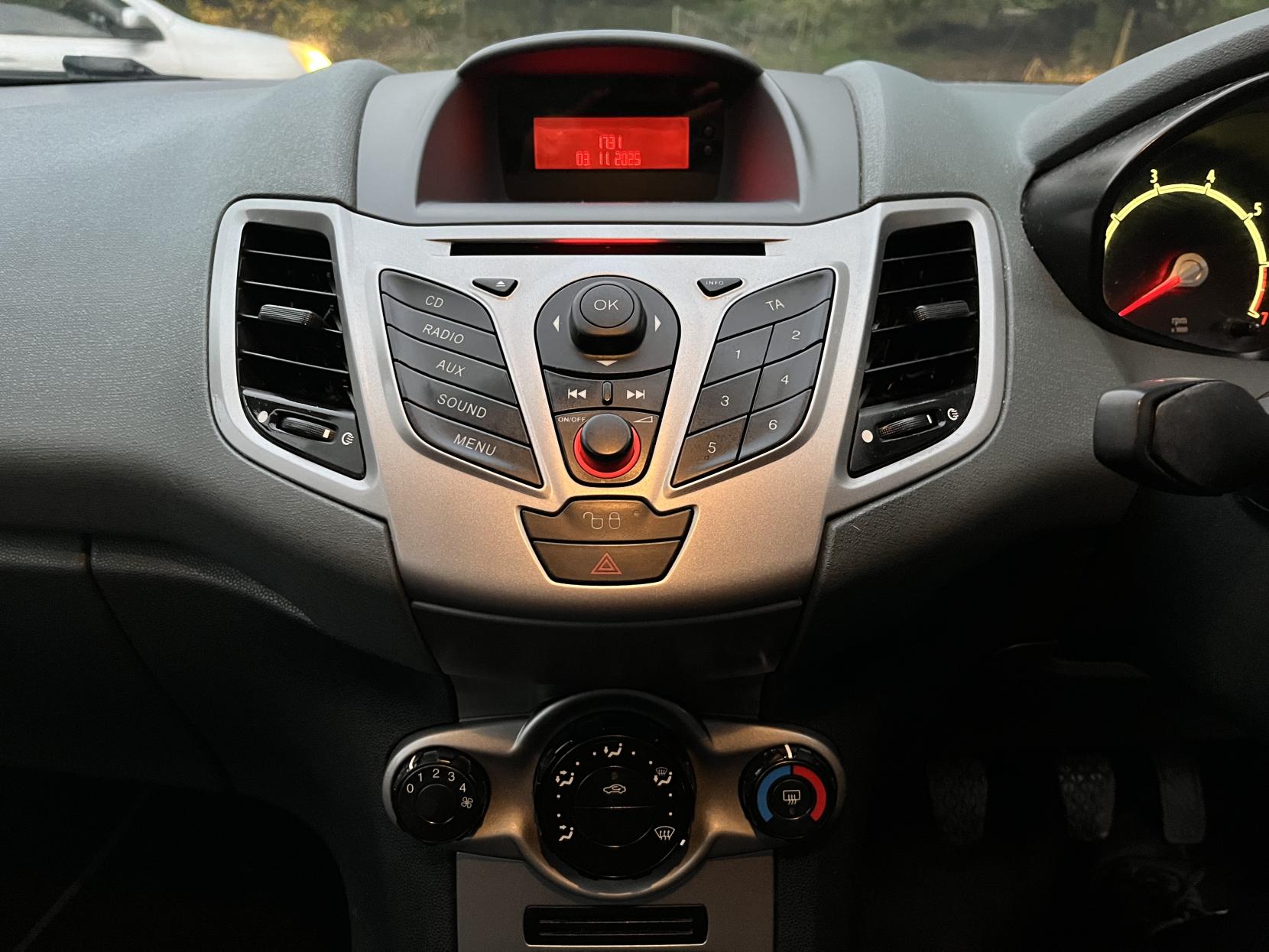 Ford Fiesta 1.25 Style Hatchback 5dr Petrol Manual (128 g/km, 59 bhp)