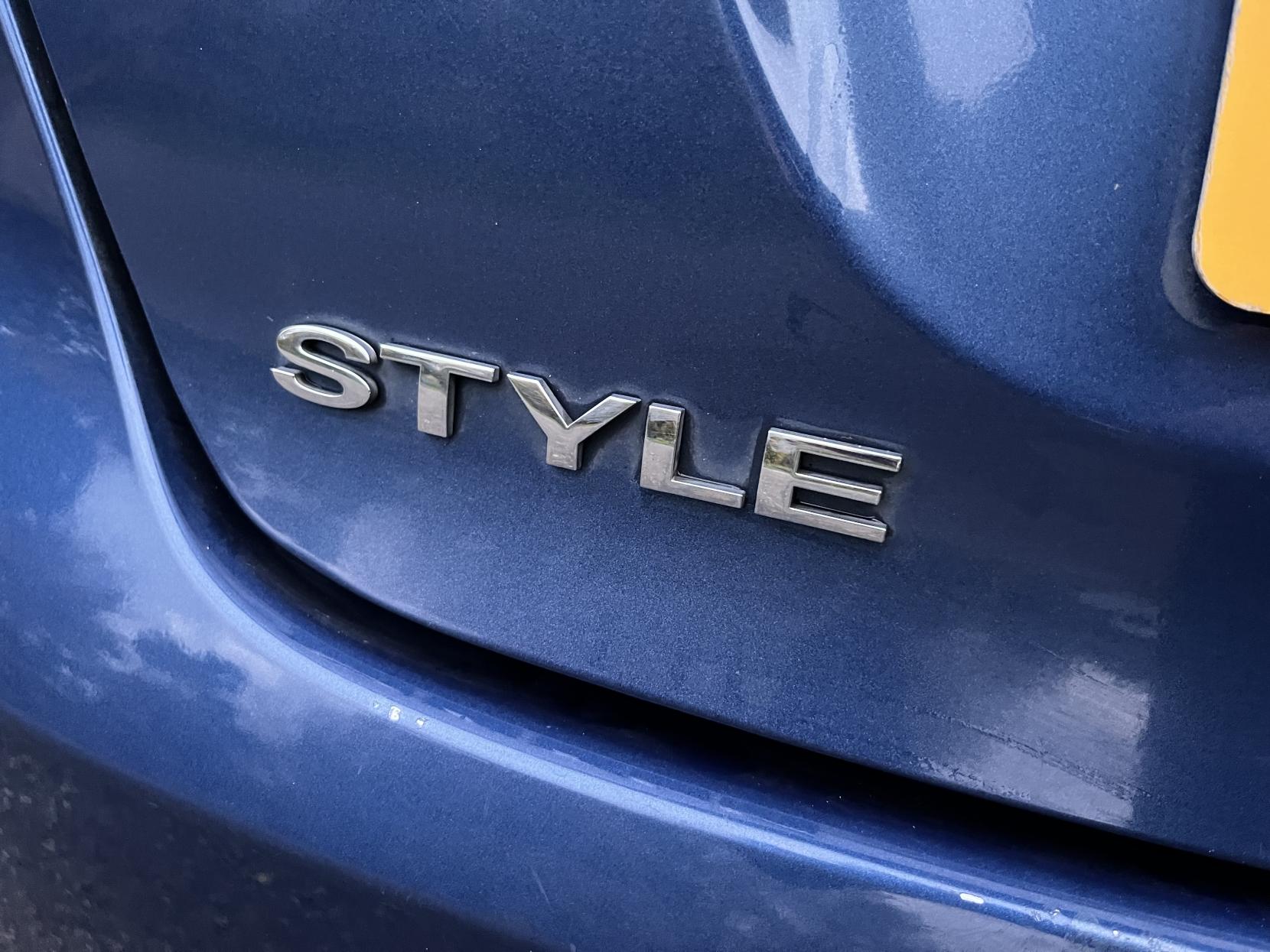 Ford Fiesta 1.25 Style Hatchback 5dr Petrol Manual (128 g/km, 59 bhp)