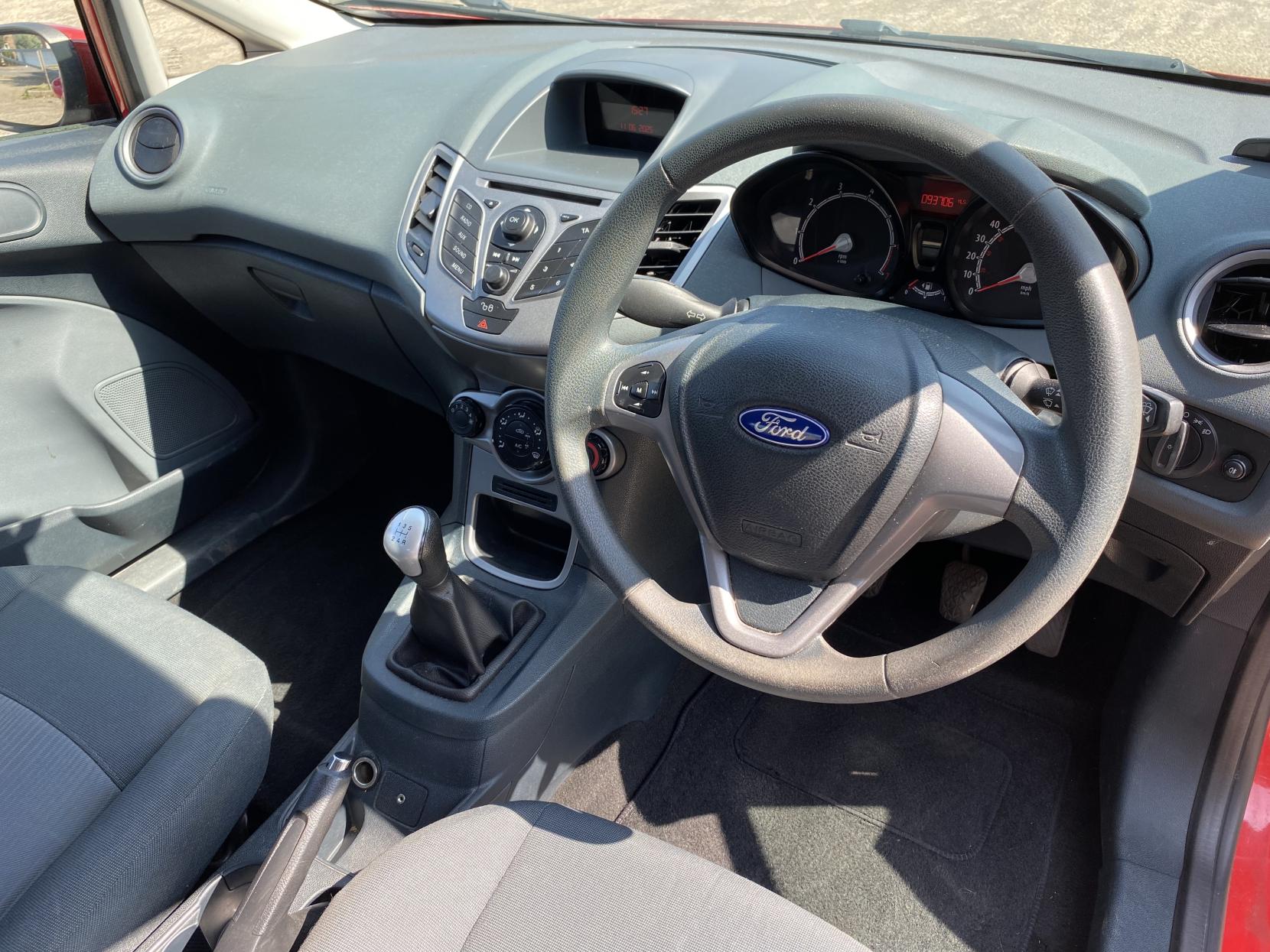 Ford Fiesta 1.25 Edge Hatchback 3dr Petrol Manual (127 g/km, 59 bhp)