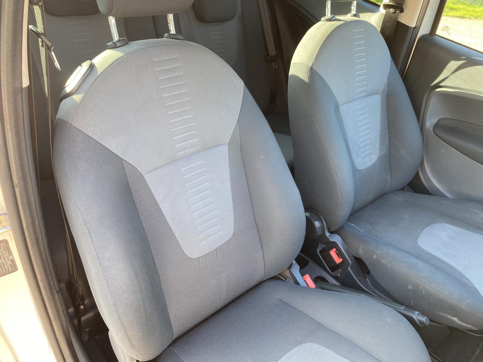 Ford Ka 1.2 Zetec Hatchback 3dr Petrol Manual Euro 4 (69 ps)