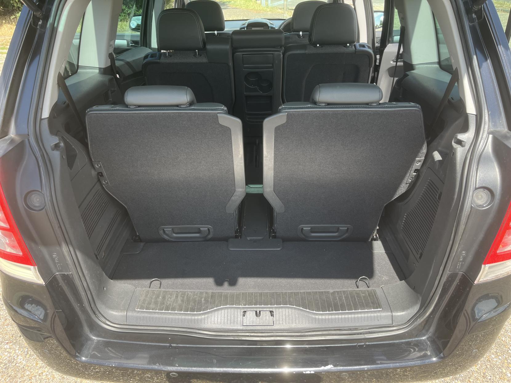 Vauxhall Zafira 1.8 16V Design MPV 5dr Petrol Manual Euro 5 (140 ps)