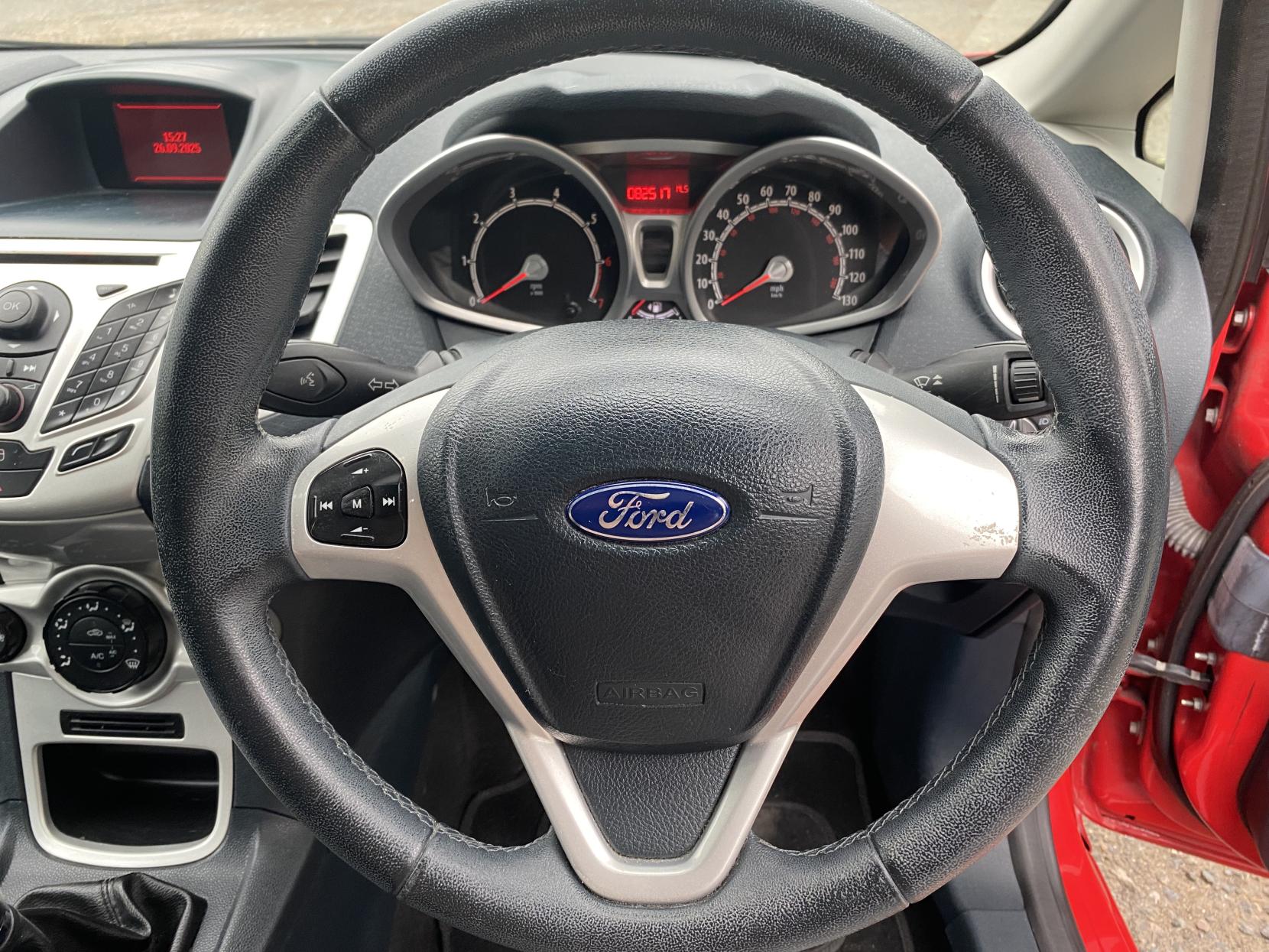 Ford Fiesta 1.25 Zetec Hatchback 3dr Petrol Manual (129 g/km, 81 bhp)