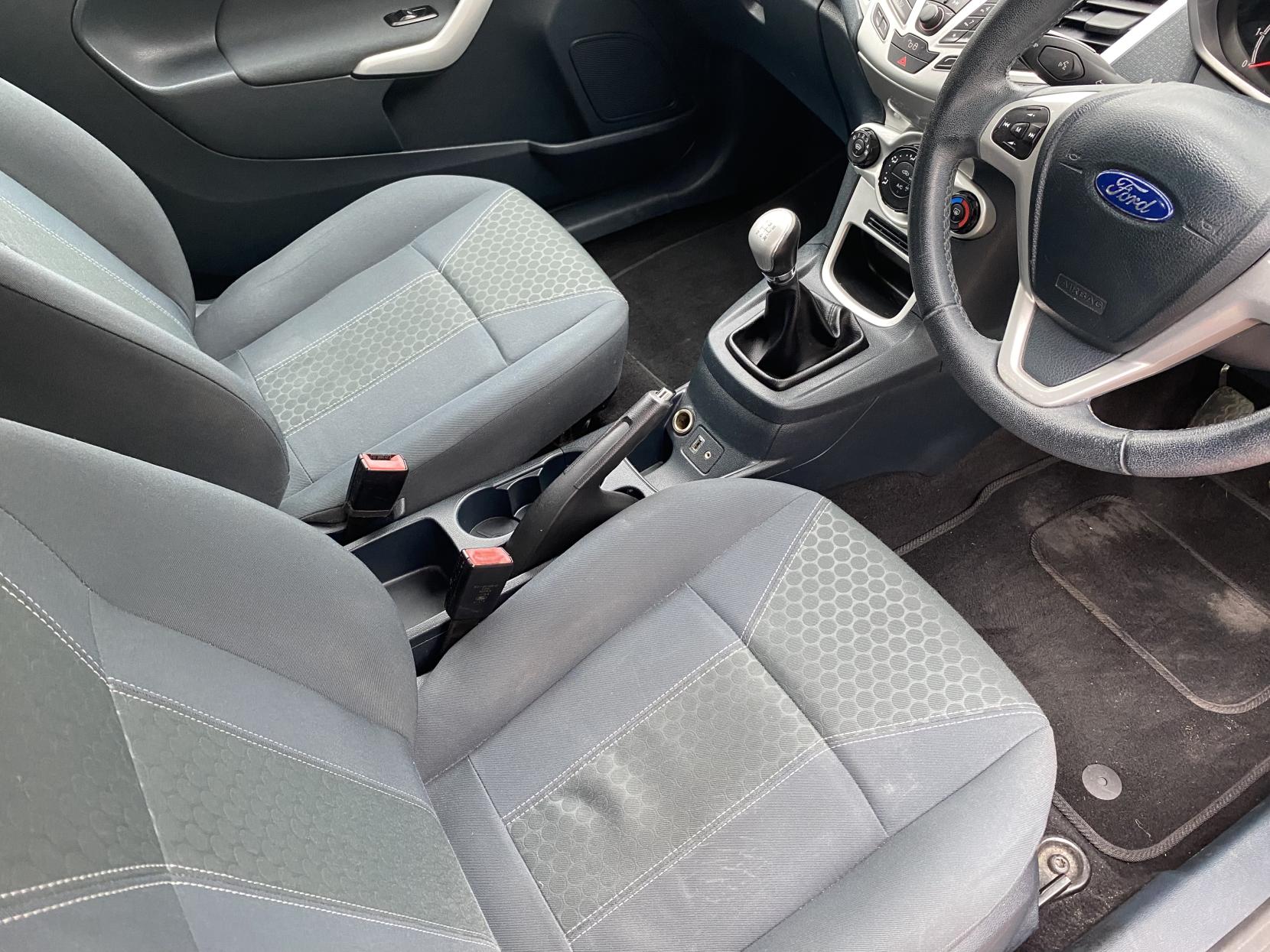 Ford Fiesta 1.25 Zetec Hatchback 3dr Petrol Manual (129 g/km, 81 bhp)
