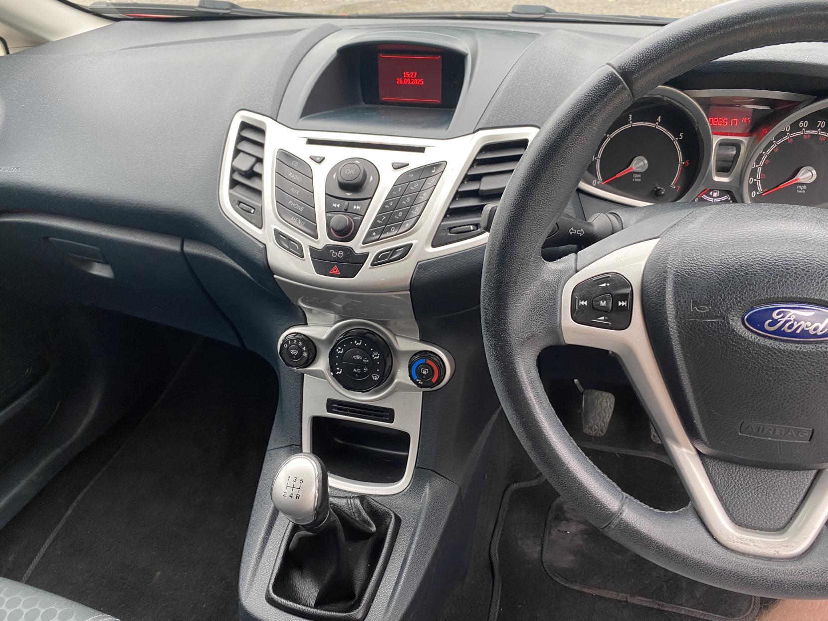 Ford Fiesta 1.25 Zetec Hatchback 3dr Petrol Manual (129 g/km, 81 bhp)