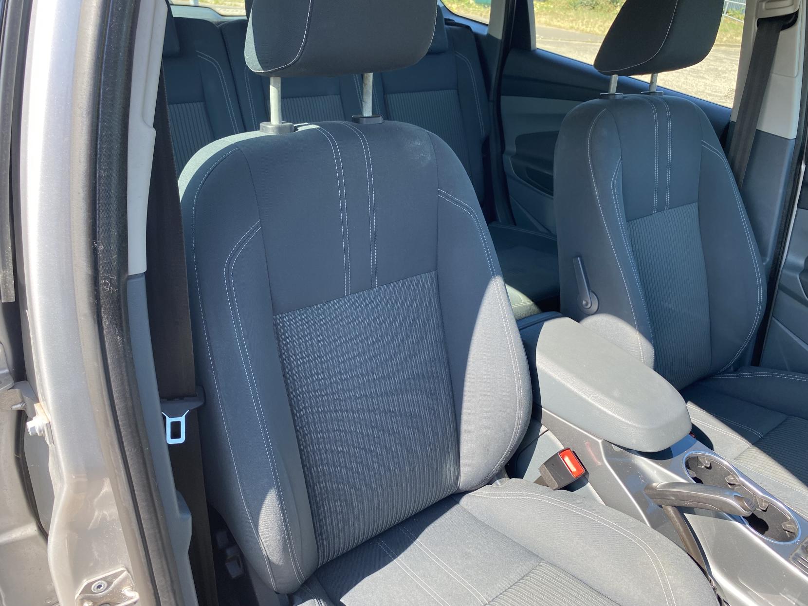 Ford C-Max 1.6 Titanium MPV 5dr Petrol Manual Euro 5 (125 ps)