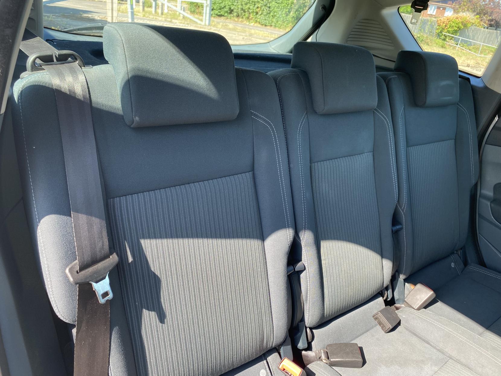 Ford C-Max 1.6 Titanium MPV 5dr Petrol Manual Euro 5 (125 ps)
