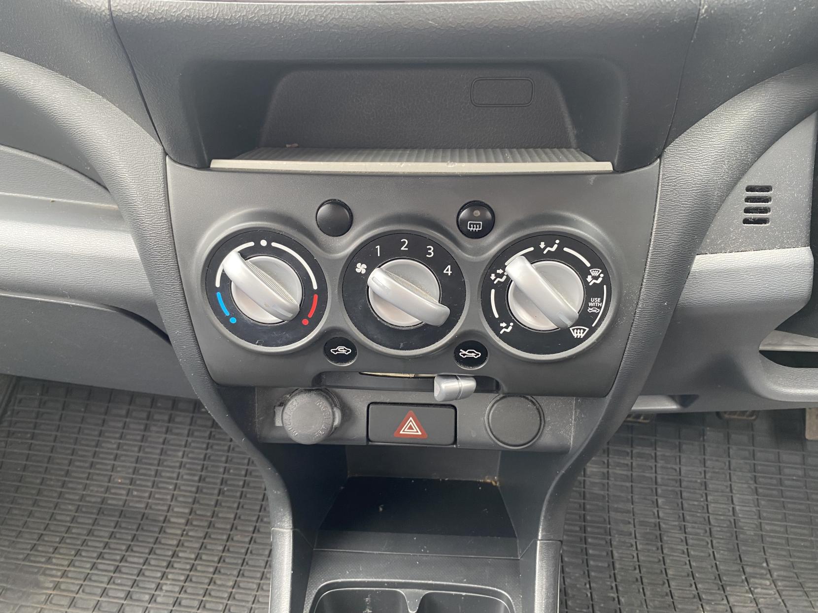 Suzuki Alto 1.0 12V SZ Hatchback 5dr Petrol Manual Euro 5 (68 ps)