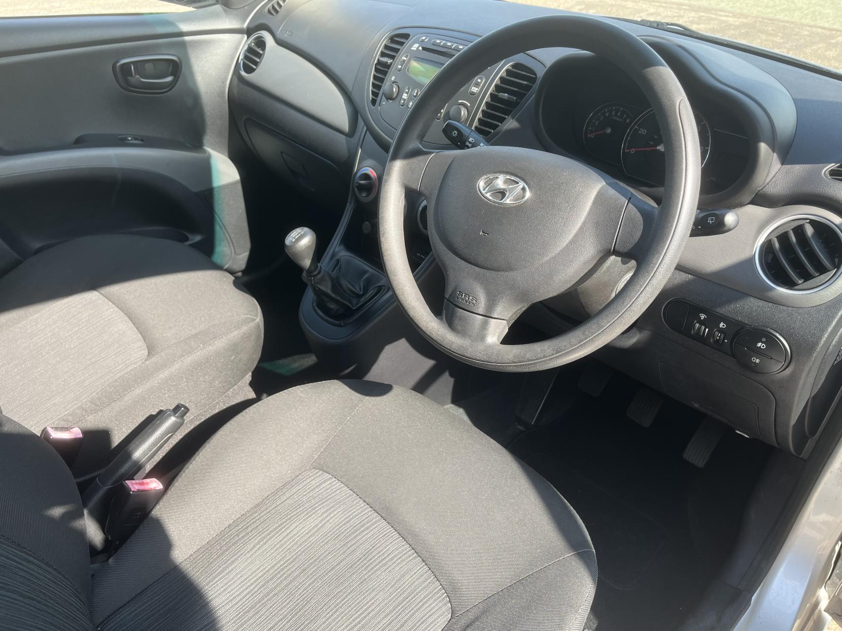 Hyundai i10 1.2 Active Hatchback 5dr Petrol Manual Euro 5 (85 bhp)