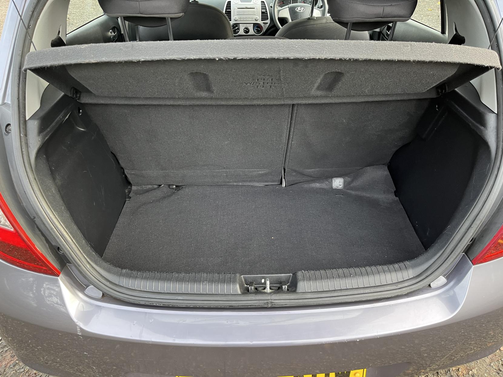 Hyundai i20 1.2 Classic Hatchback 5dr Petrol Manual Euro 5 (77 bhp)