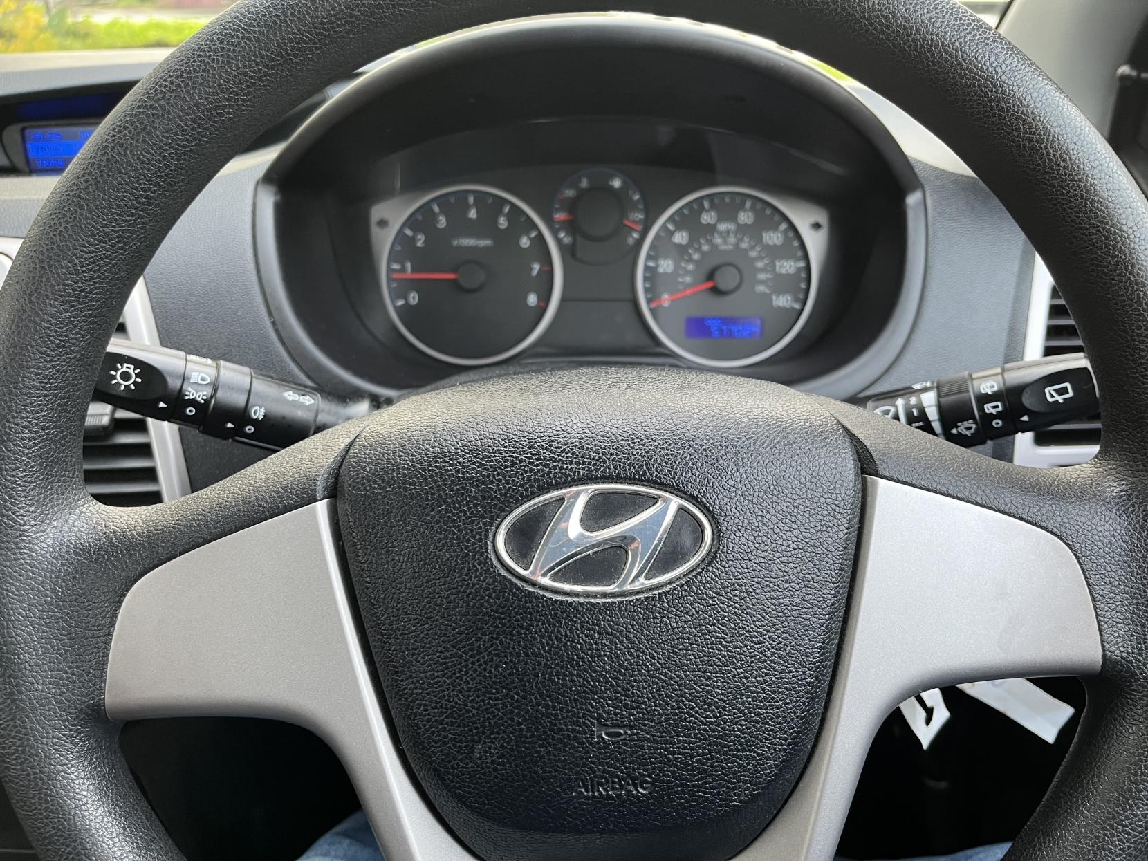 Hyundai i20 1.2 Classic Hatchback 5dr Petrol Manual Euro 5 (77 bhp)